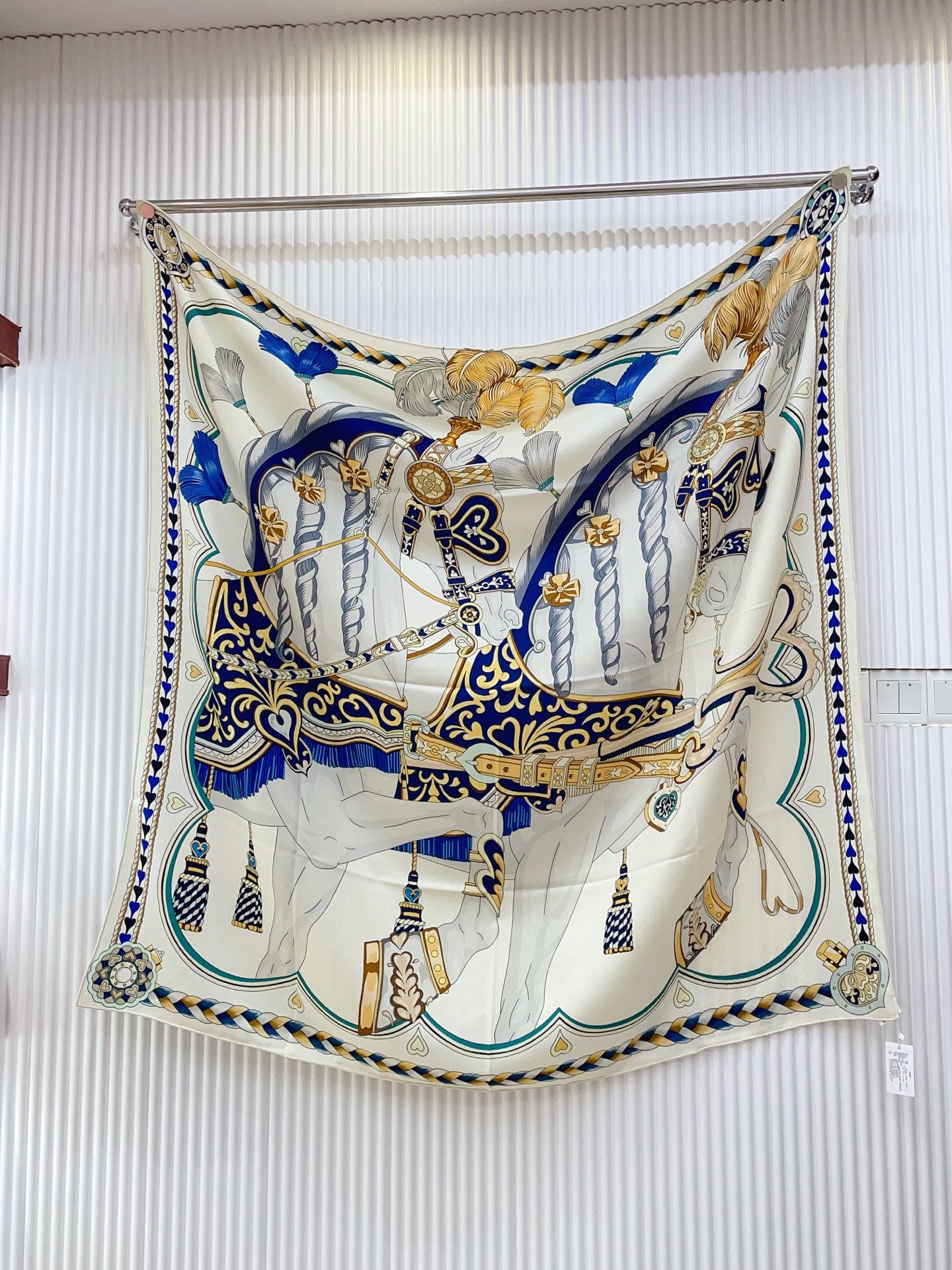 ✨✨【双面同色 丝毛款】H家羊绒新款 买了都说好看‼️推荐💕【甜蜜的鞍具 140】羊绒方巾‼️H家ZG爆