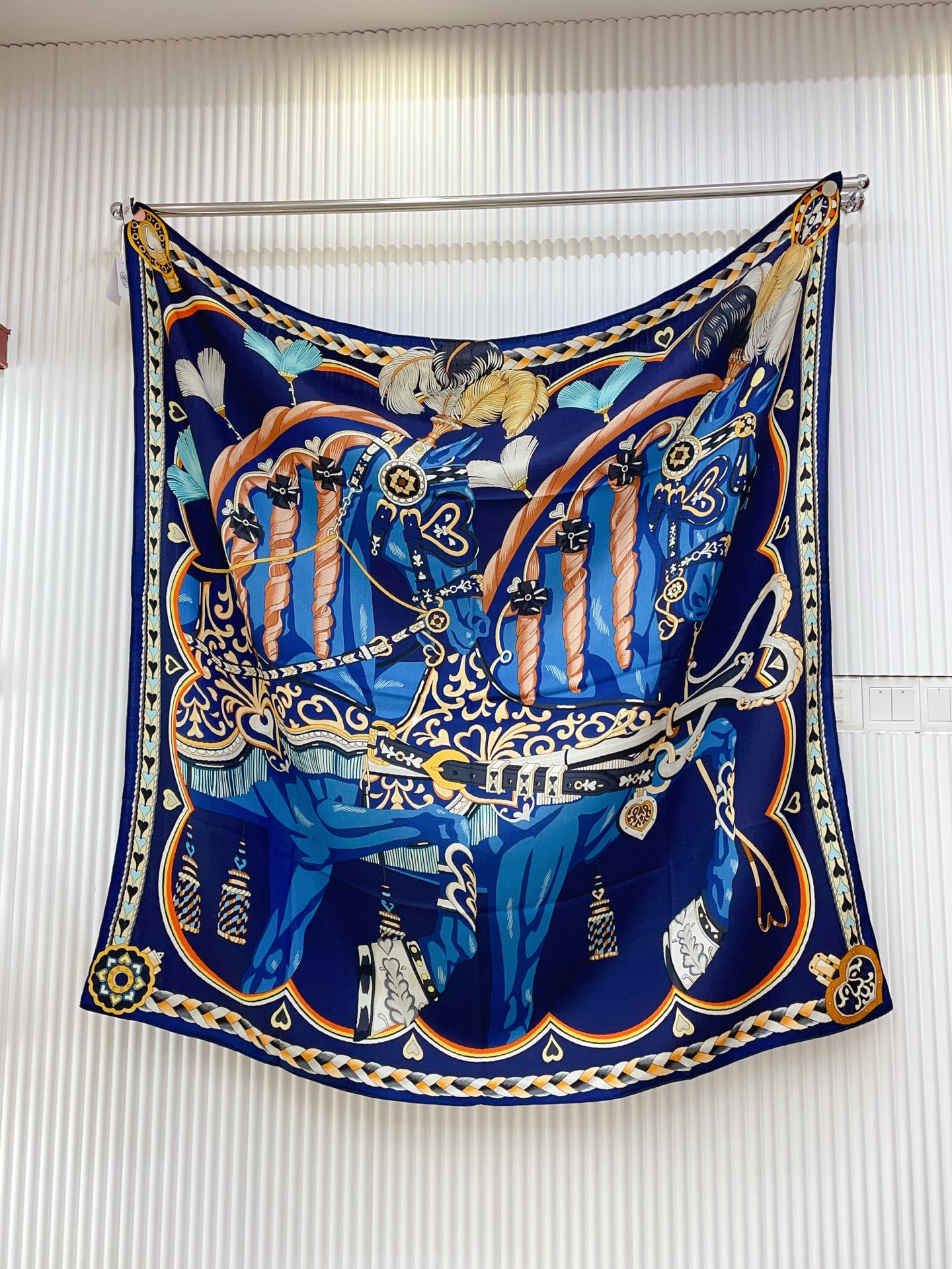 ✨✨【双面同色 丝毛款】H家羊绒新款 买了都说好看‼️推荐💕【甜蜜的鞍具 140】羊绒方巾‼️H家ZG爆