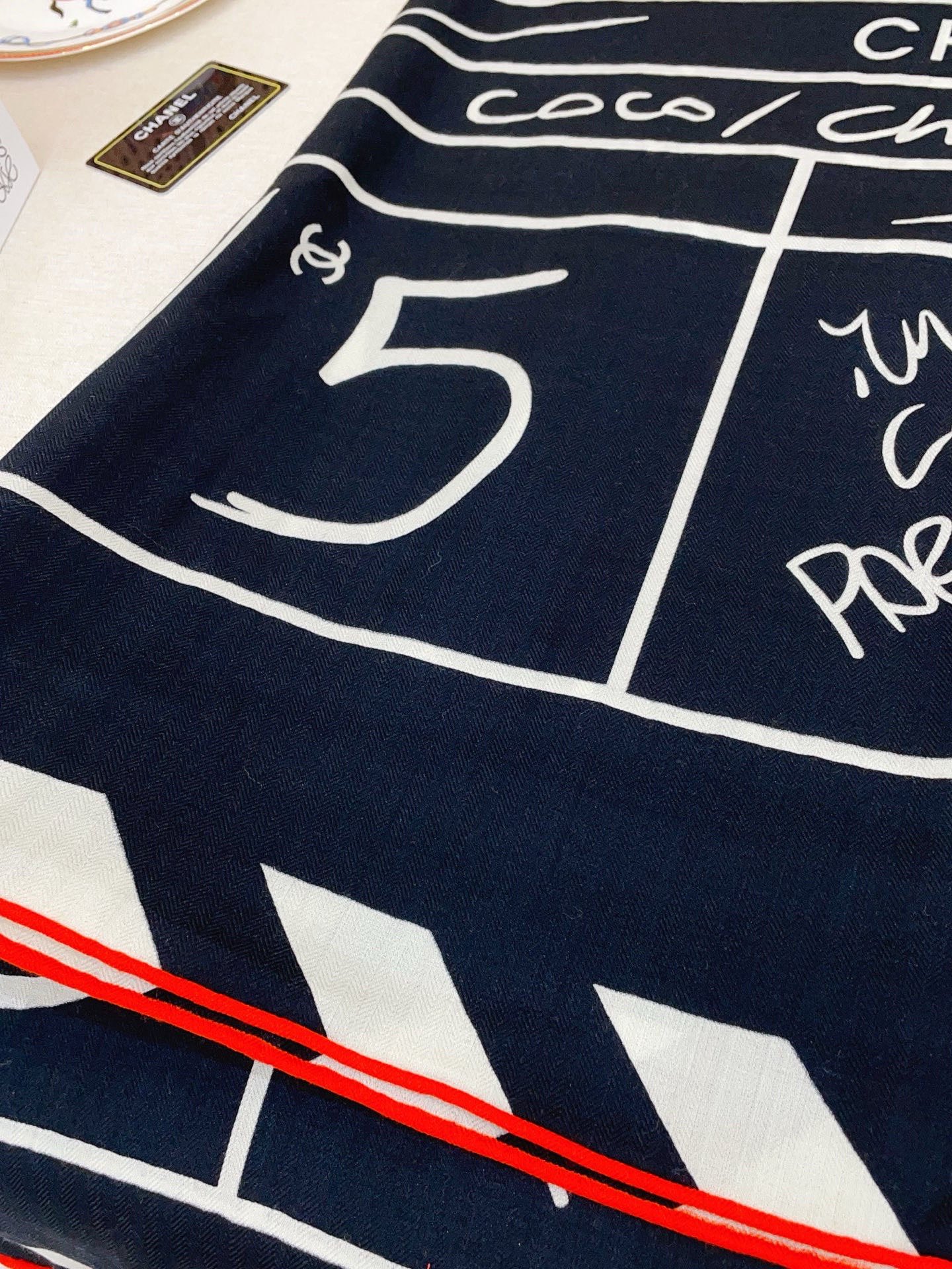 ✨✨【双面同色 丝毛款】小香 羊绒方巾‼️抢‼️VIP推荐 ‼️👍下手一定要快【高端 大爱 ‼️纯羊绒 