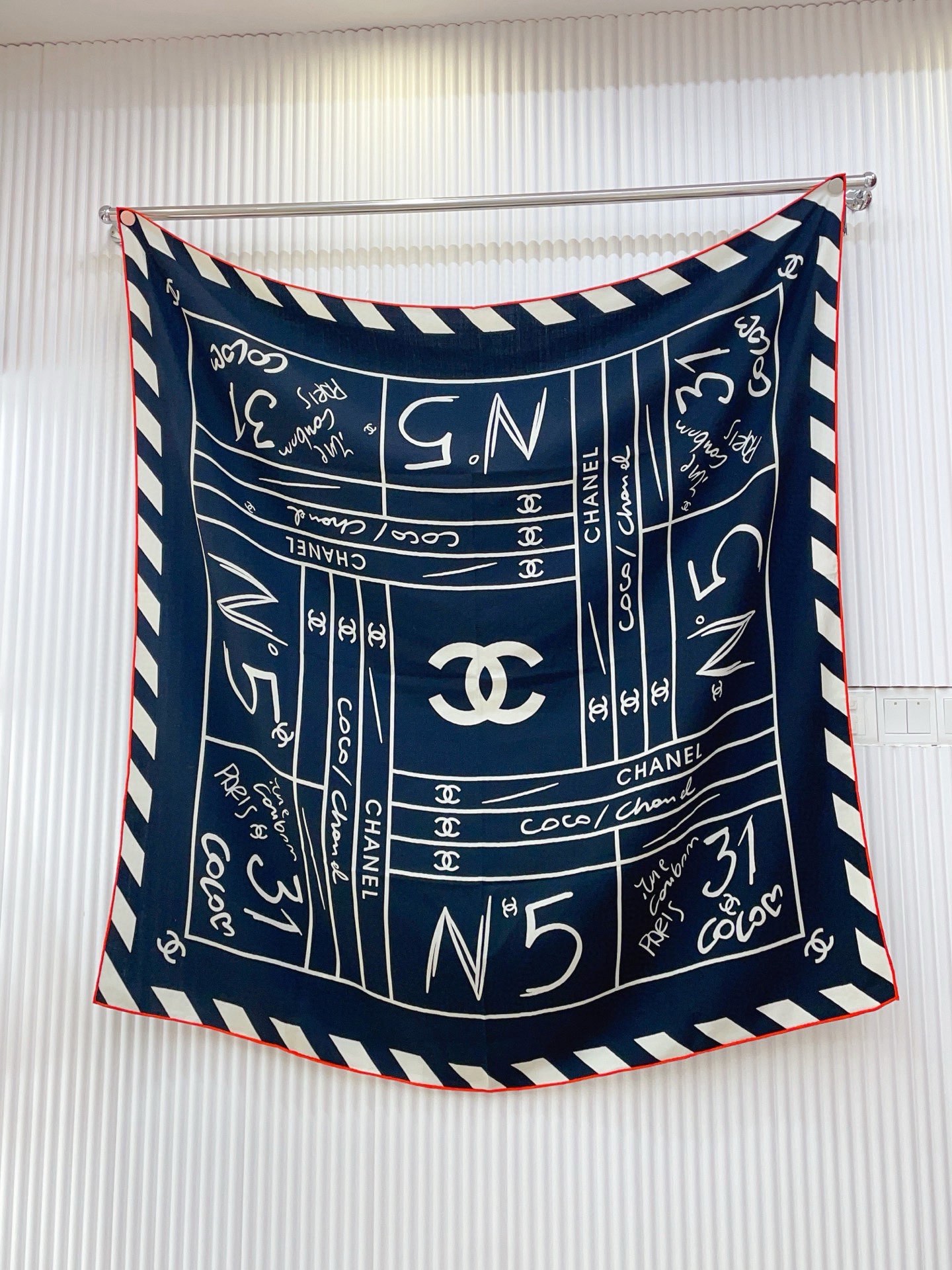 ✨✨【双面同色 丝毛款】小香 羊绒方巾‼️抢‼️VIP推荐 ‼️👍下手一定要快【高端 大爱 ‼️纯羊绒 