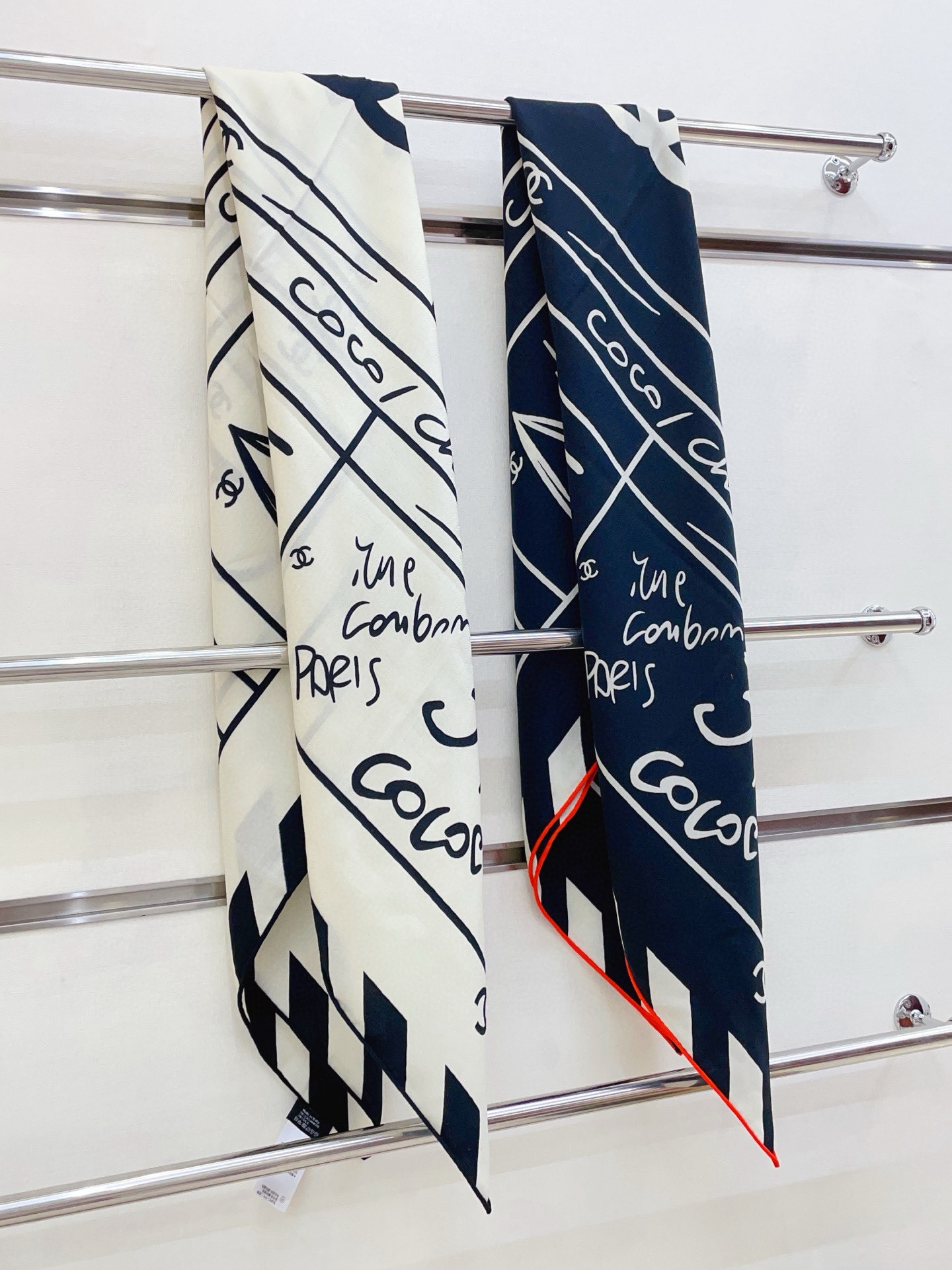 ✨✨【双面同色 丝毛款】小香 羊绒方巾‼️抢‼️VIP推荐 ‼️👍下手一定要快【高端 大爱 ‼️纯羊绒 