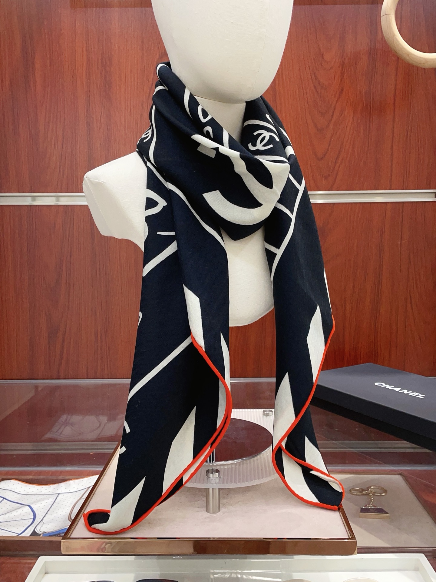 ✨✨【双面同色 丝毛款】小香 羊绒方巾‼️抢‼️VIP推荐 ‼️👍下手一定要快【高端 大爱 ‼️纯羊绒 