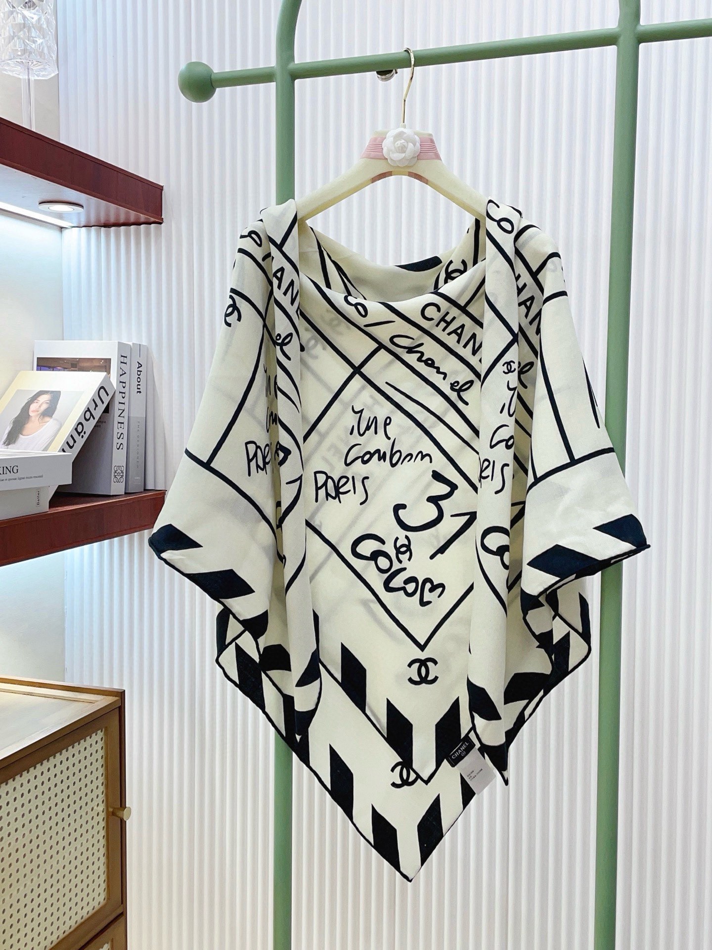 ✨✨【双面同色 丝毛款】小香 羊绒方巾‼️抢‼️VIP推荐 ‼️👍下手一定要快【高端 大爱 ‼️纯羊绒 