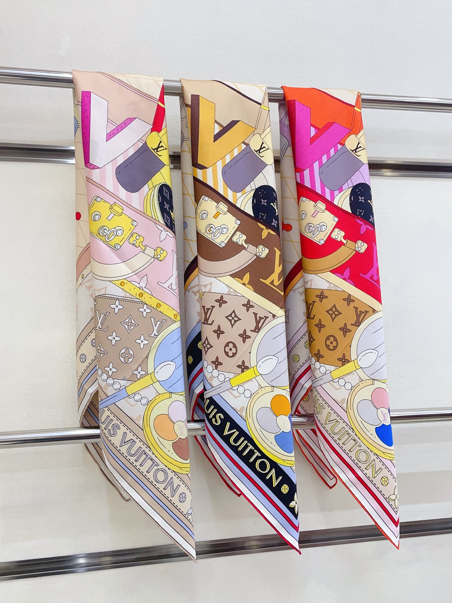 ✨✨【18姆米 双面同色】上身效果疯狂的喜欢❗️专柜也是刚刚上架的，L*最最新款~非常有看头，L的这类元