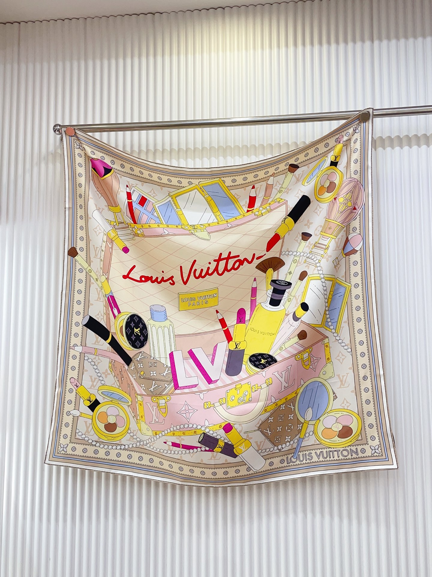 ✨✨【18姆米 双面同色】上身效果疯狂的喜欢❗️专柜也是刚刚上架的，L*最最新款~非常有看头，L的这类元