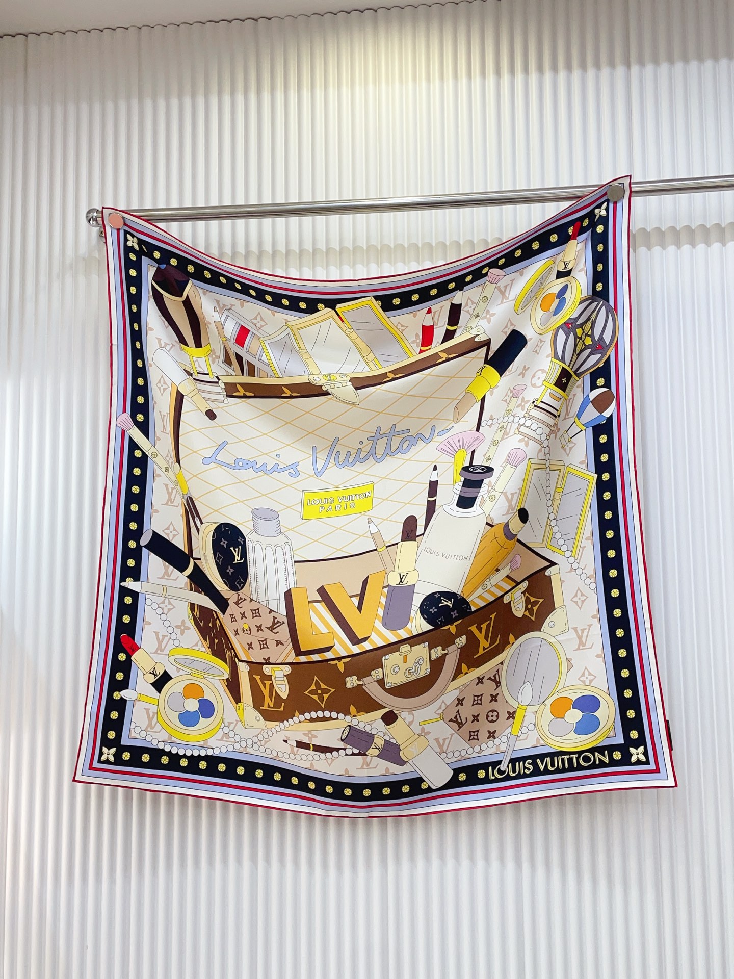 ✨✨【18姆米 双面同色】上身效果疯狂的喜欢❗️专柜也是刚刚上架的，L*最最新款~非常有看头，L的这类元