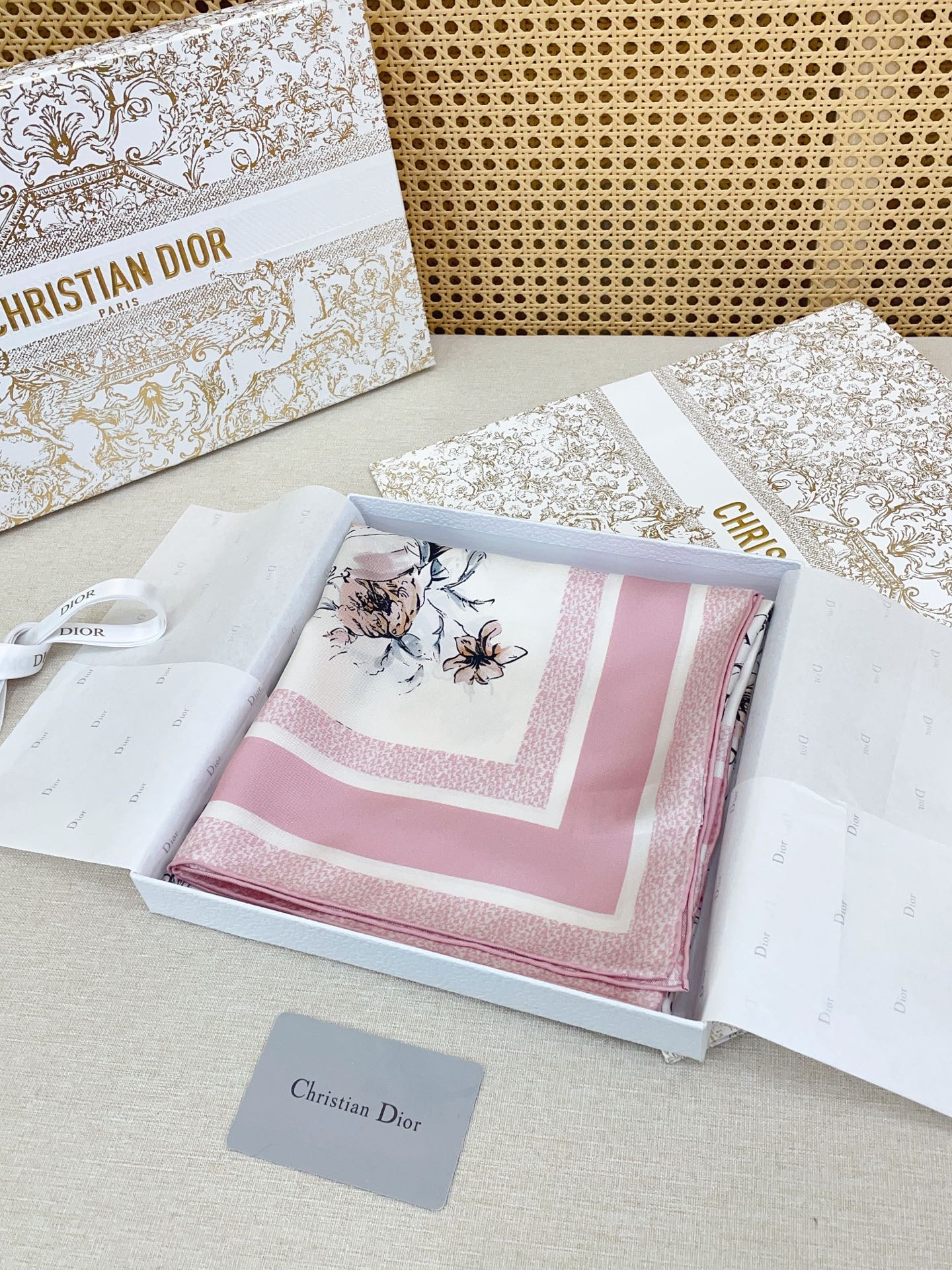 ✨✨【18姆米 双面同色】高级感爆棚❗️CD【花朵🌺元素90】高级时髦风‼️配色非常考究，图案匠心，上身