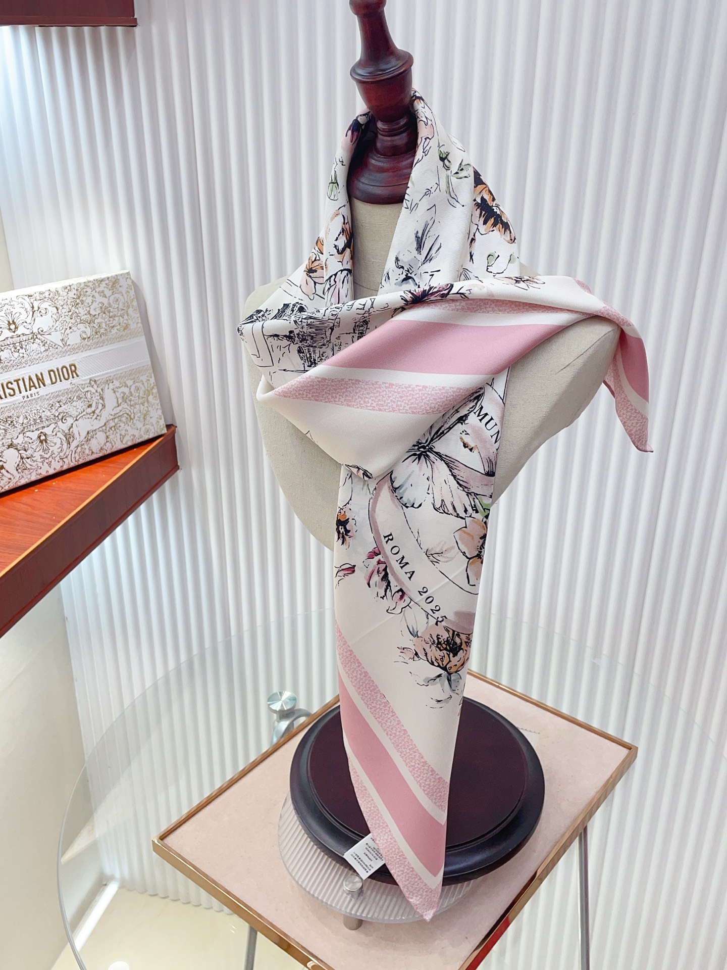 ✨✨【18姆米 双面同色】高级感爆棚❗️CD【花朵🌺元素90】高级时髦风‼️配色非常考究，图案匠心，上身