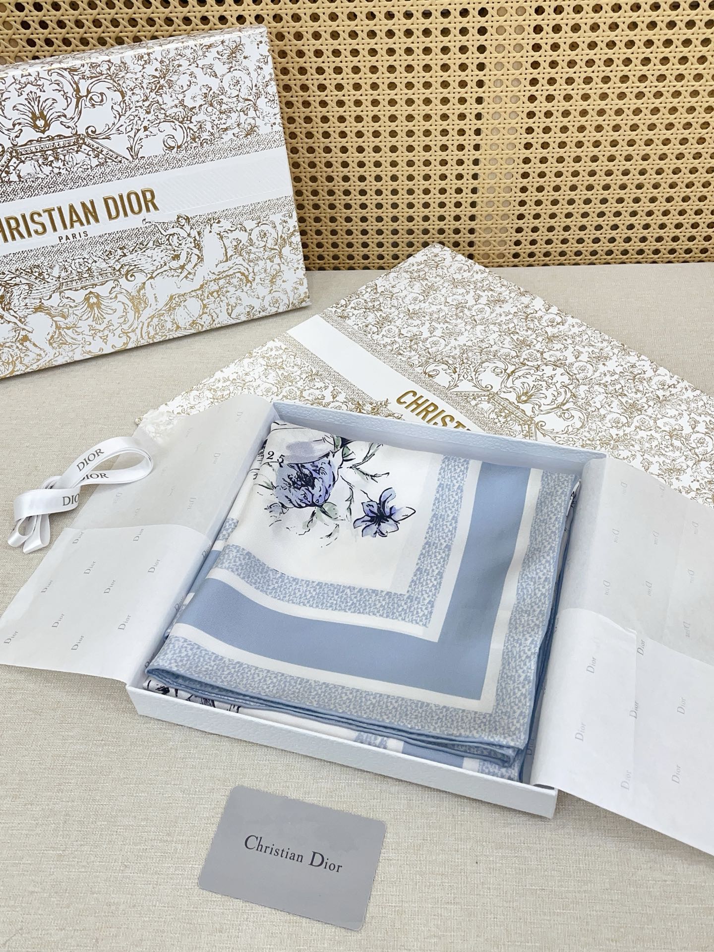 ✨✨【18姆米 双面同色】高级感爆棚❗️CD【花朵🌺元素90】高级时髦风‼️配色非常考究，图案匠心，上身