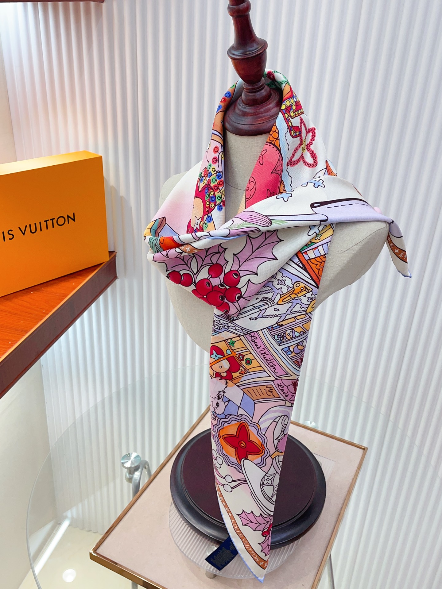 ✨✨【18姆米 双面同色】上身效果疯狂的喜欢❗️专柜也是刚刚上架的，L*最最新款~非常有看头，L的这类元