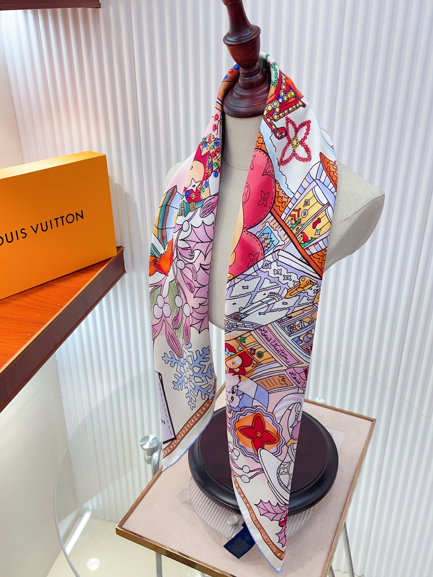 ✨✨【18姆米 双面同色】上身效果疯狂的喜欢❗️专柜也是刚刚上架的，L*最最新款~非常有看头，L的这类元