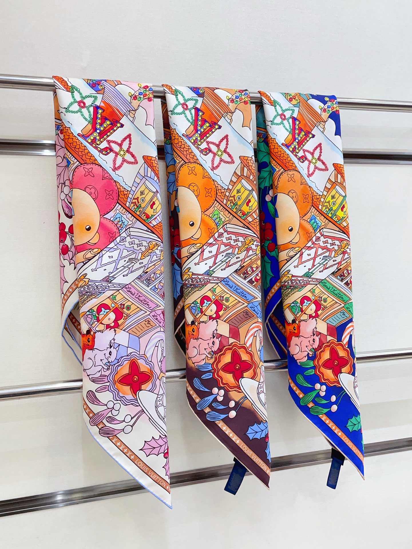 ✨✨【18姆米 双面同色】上身效果疯狂的喜欢❗️专柜也是刚刚上架的，L*最最新款~非常有看头，L的这类元