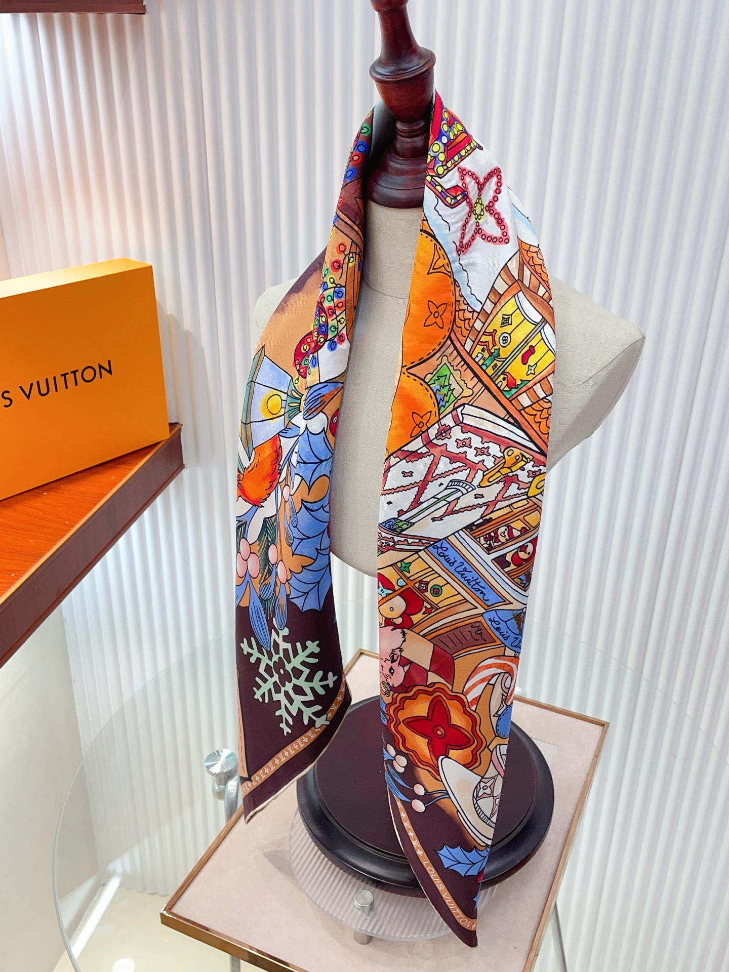 ✨✨【18姆米 双面同色】上身效果疯狂的喜欢❗️专柜也是刚刚上架的，L*最最新款~非常有看头，L的这类元