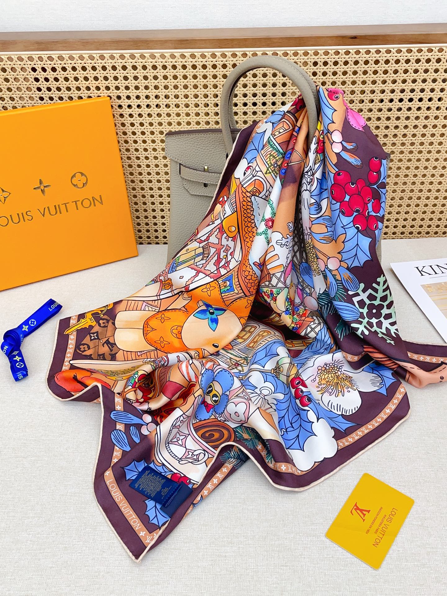 ✨✨【18姆米 双面同色】上身效果疯狂的喜欢❗️专柜也是刚刚上架的，L*最最新款~非常有看头，L的这类元