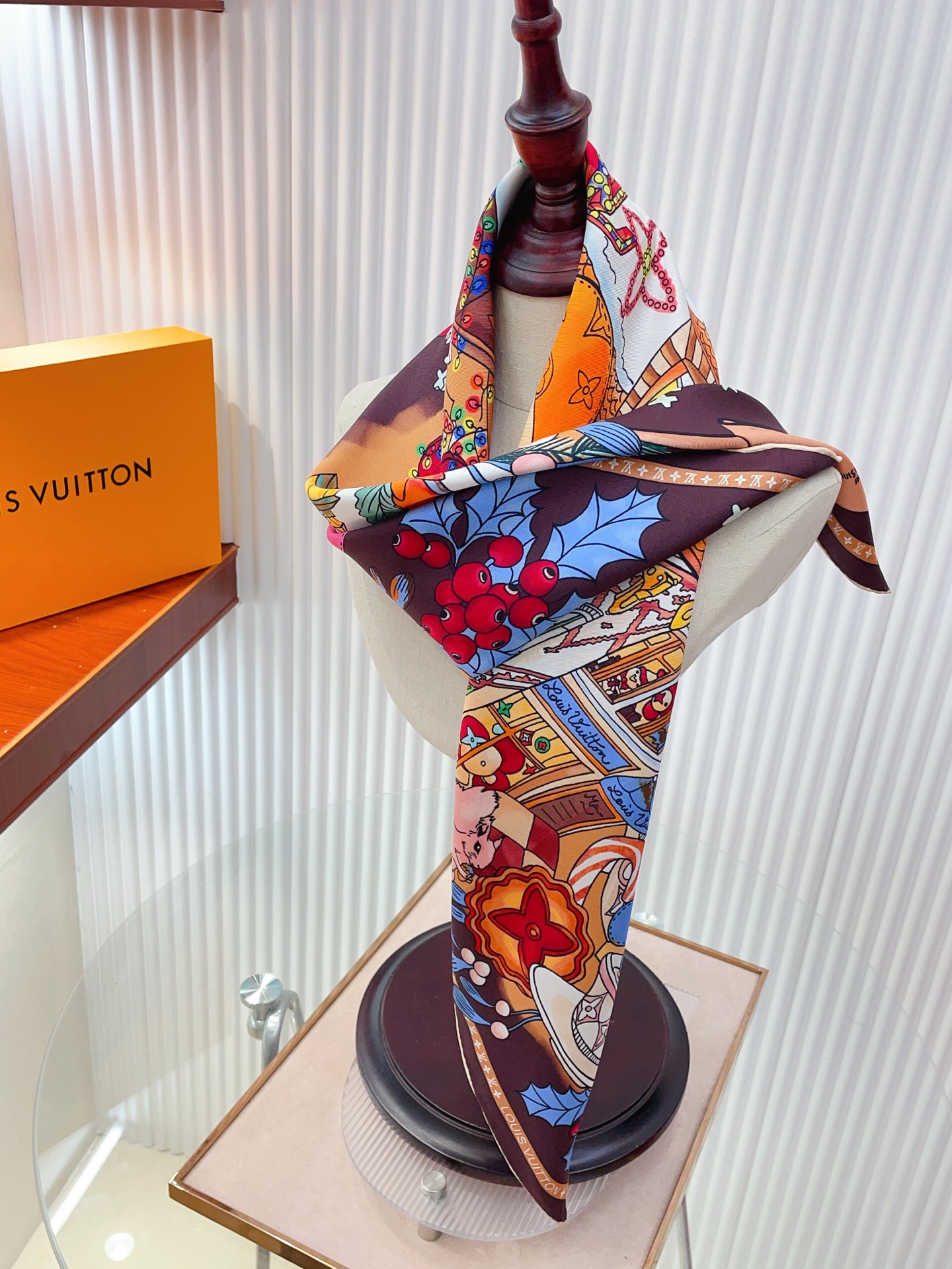 ✨✨【18姆米 双面同色】上身效果疯狂的喜欢❗️专柜也是刚刚上架的，L*最最新款~非常有看头，L的这类元