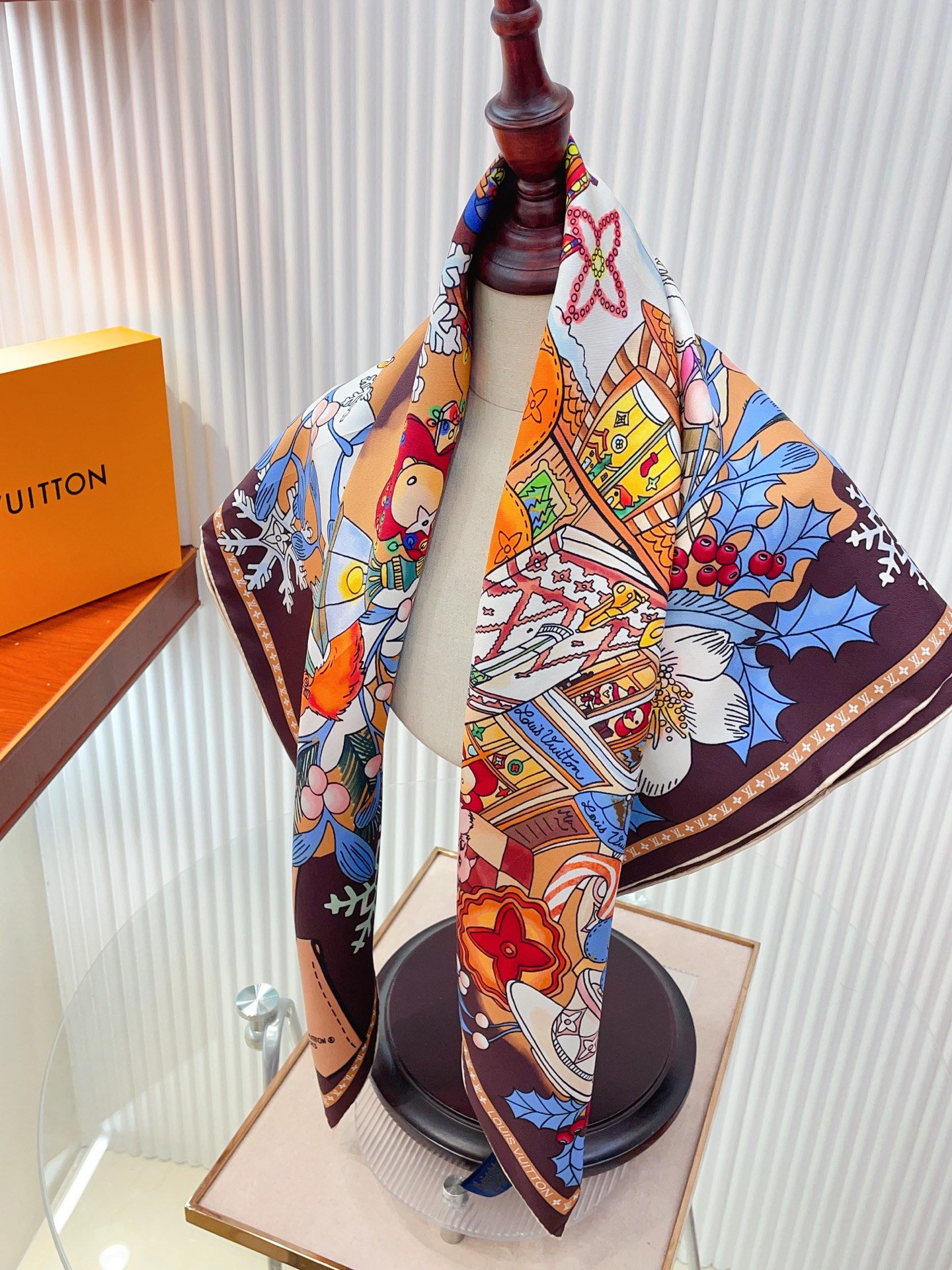 ✨✨【18姆米 双面同色】上身效果疯狂的喜欢❗️专柜也是刚刚上架的，L*最最新款~非常有看头，L的这类元