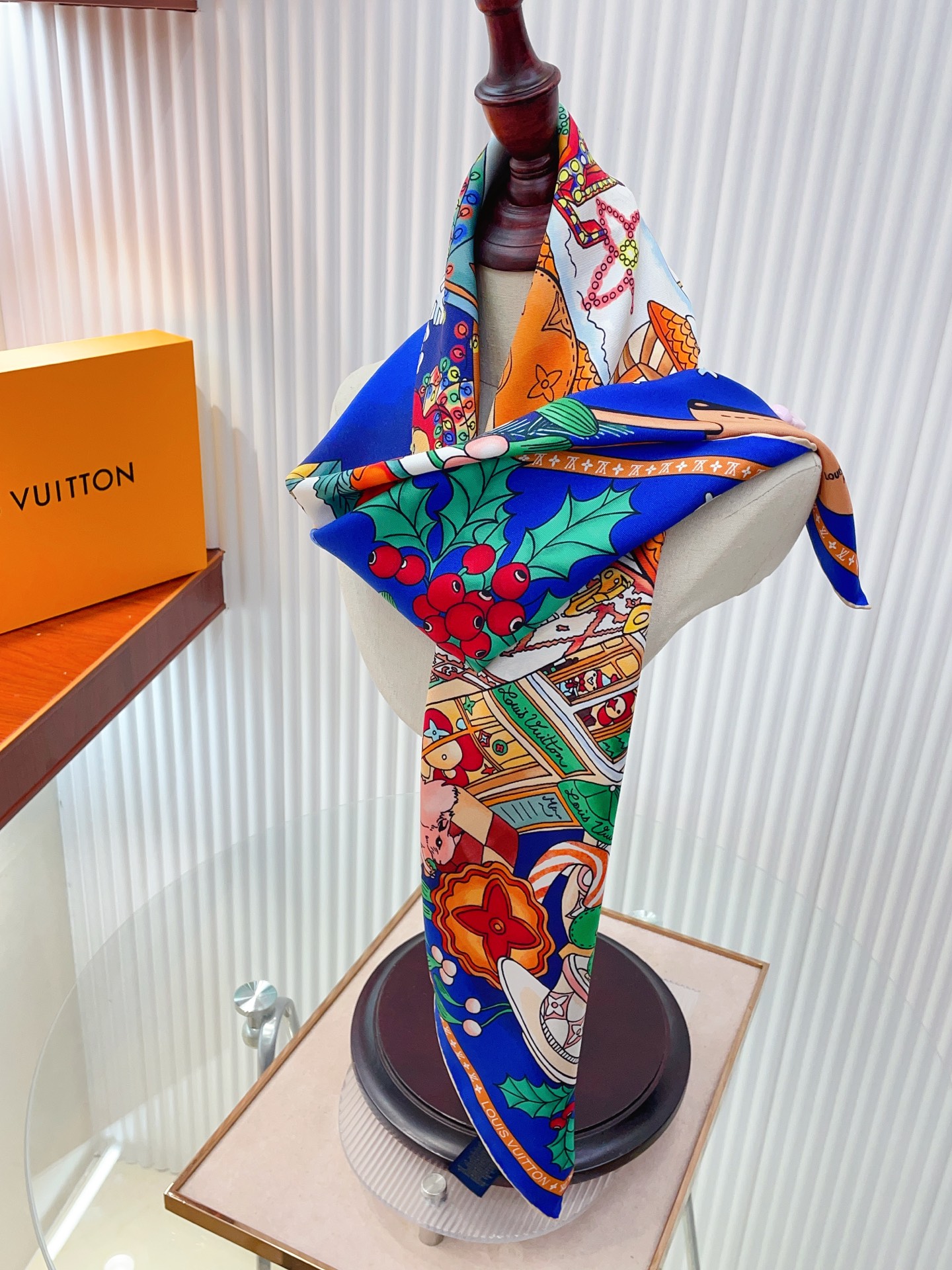 ✨✨【18姆米 双面同色】上身效果疯狂的喜欢❗️专柜也是刚刚上架的，L*最最新款~非常有看头，L的这类元