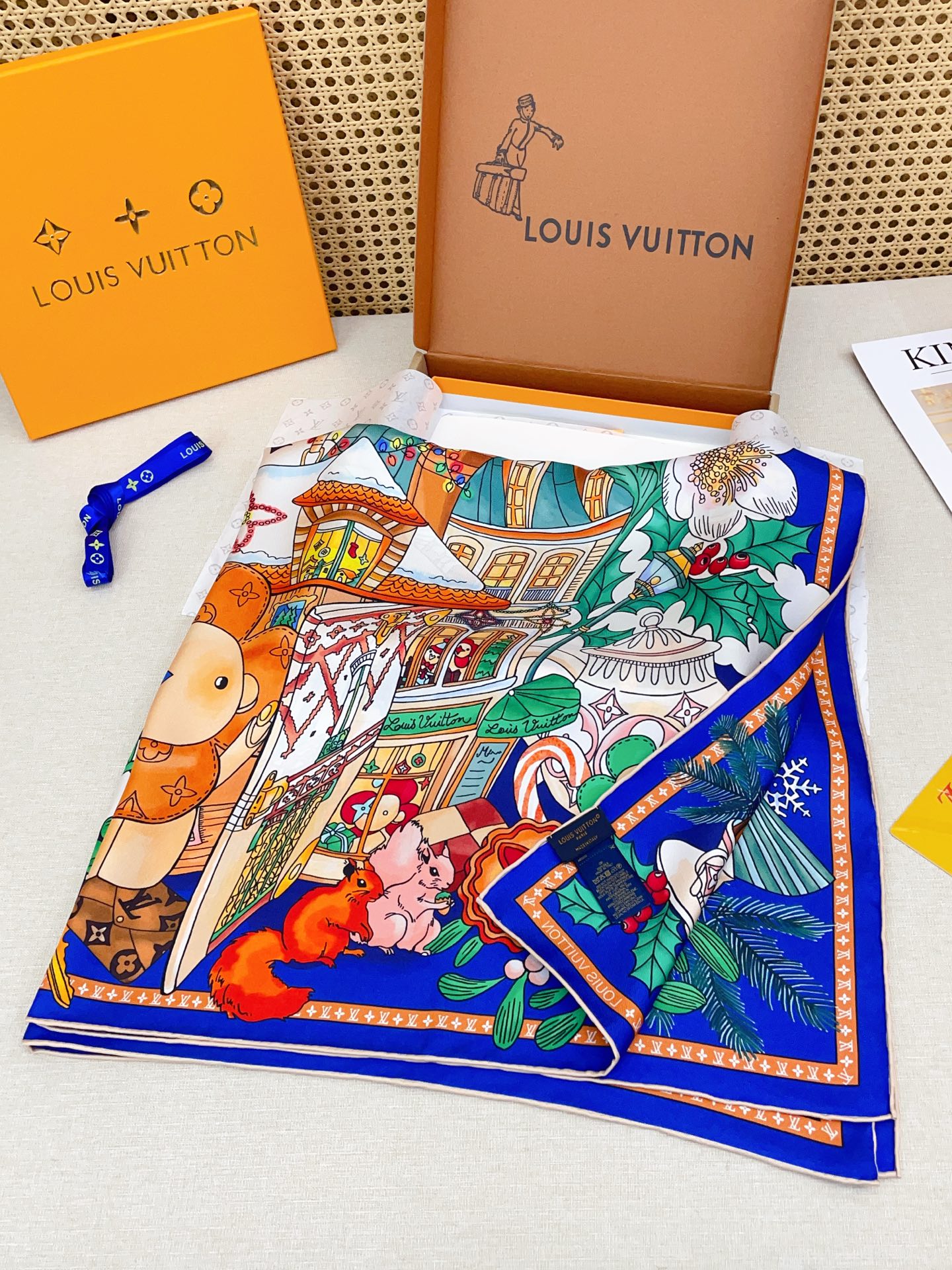 ✨✨【18姆米 双面同色】上身效果疯狂的喜欢❗️专柜也是刚刚上架的，L*最最新款~非常有看头，L的这类元