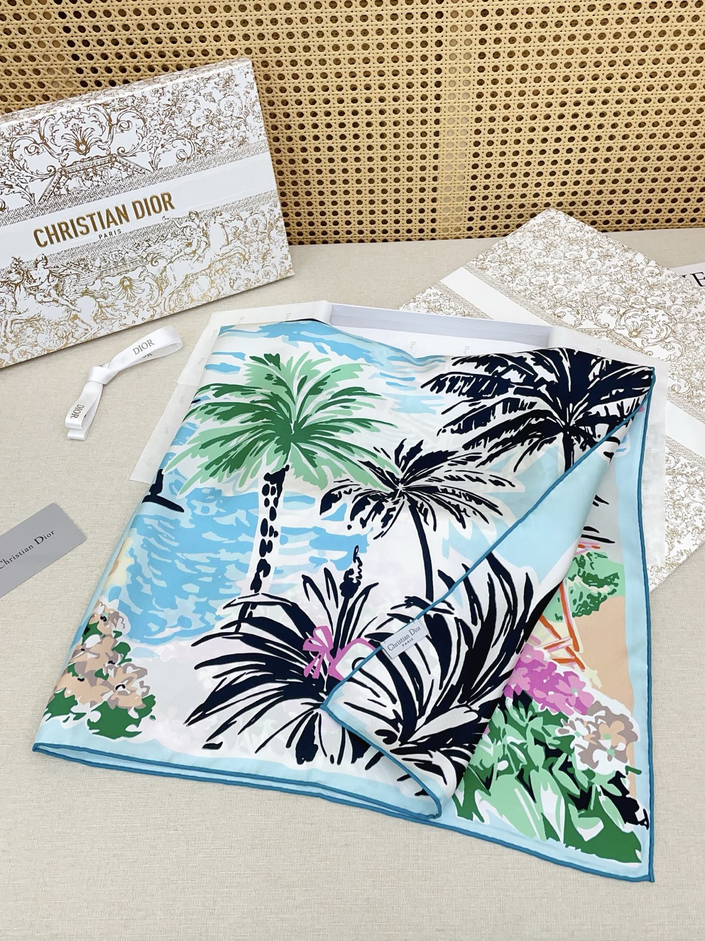 ✨✨【18姆米 双面同色】高级感爆棚❗️CD【城市🌆元素90】高级时髦风‼️配色非常考究，图案匠心，上身