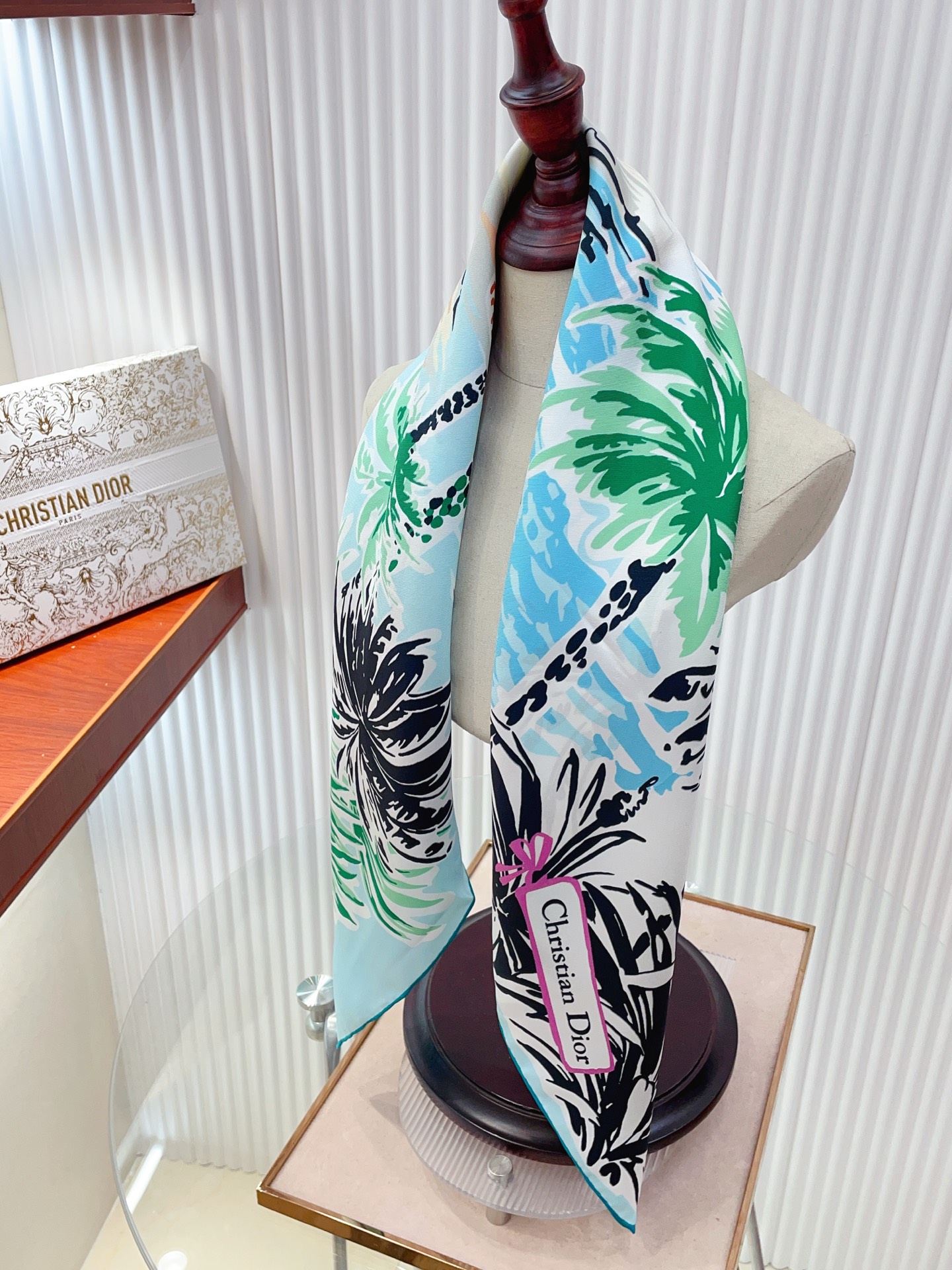 ✨✨【18姆米 双面同色】高级感爆棚❗️CD【城市🌆元素90】高级时髦风‼️配色非常考究，图案匠心，上身