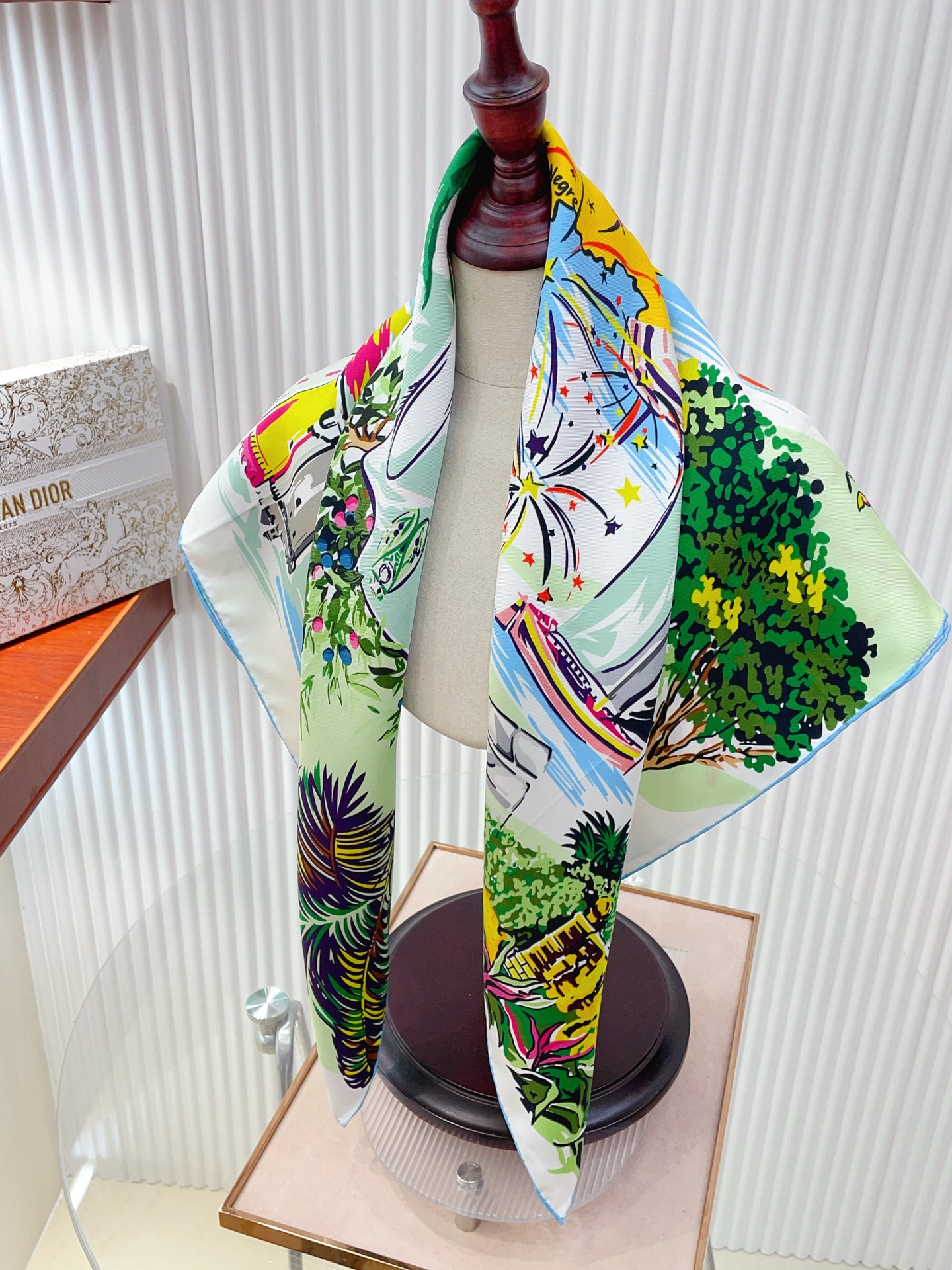 ✨✨【18姆米 双面同色】高级感爆棚❗️CD【城市🌆元素90】高级时髦风‼️配色非常考究，图案匠心，上身