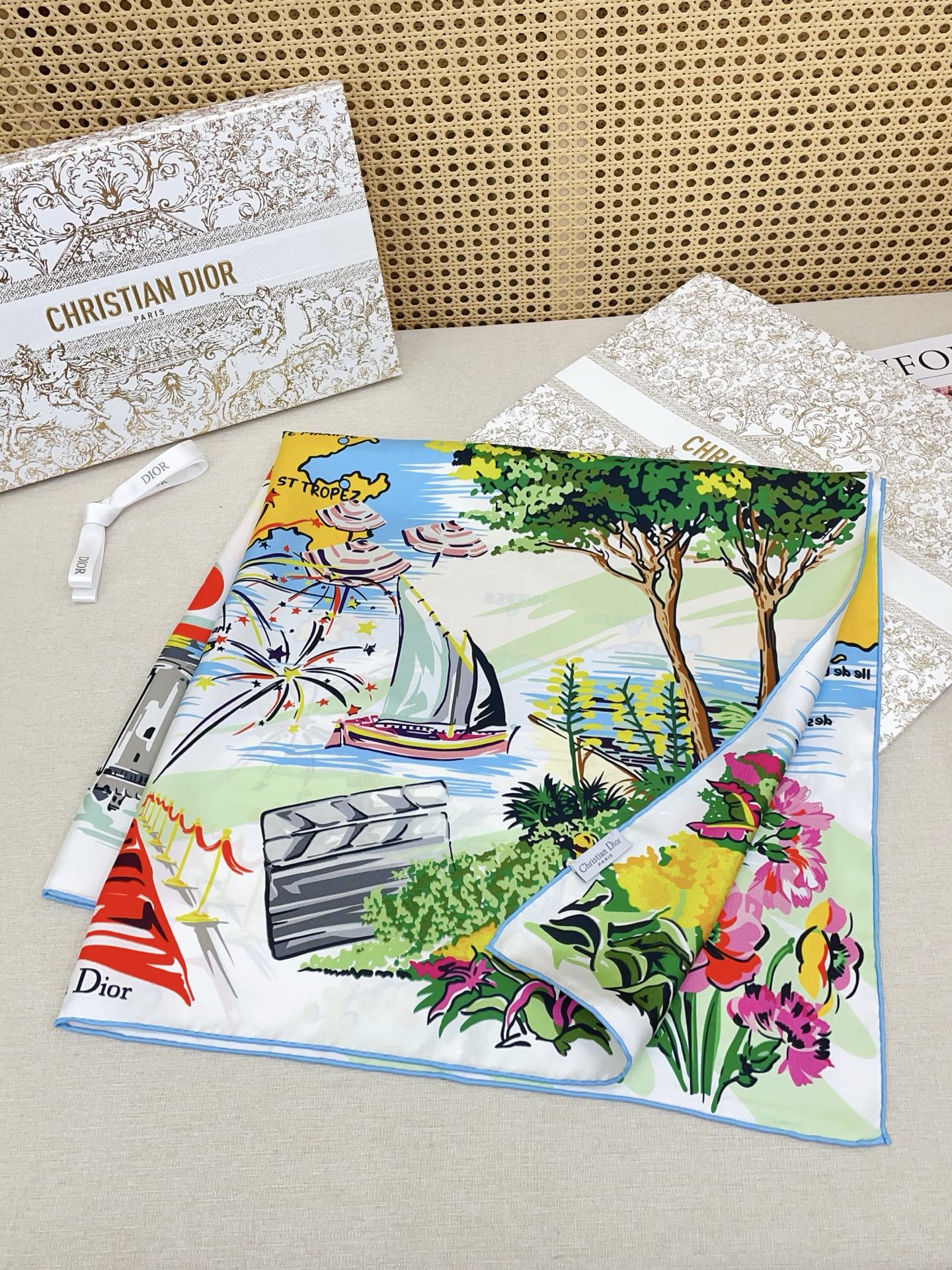 ✨✨【18姆米 双面同色】高级感爆棚❗️CD【城市🌆元素90】高级时髦风‼️配色非常考究，图案匠心，上身