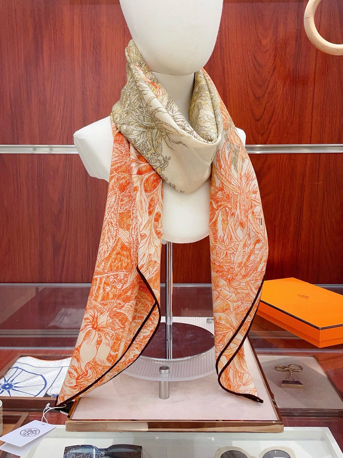 ✨✨【双面同色 丝毛款】H家羊绒新款 买了都说好看‼️推荐💕【巴勒莫植物园 140】羊绒方巾‼️H家ZG