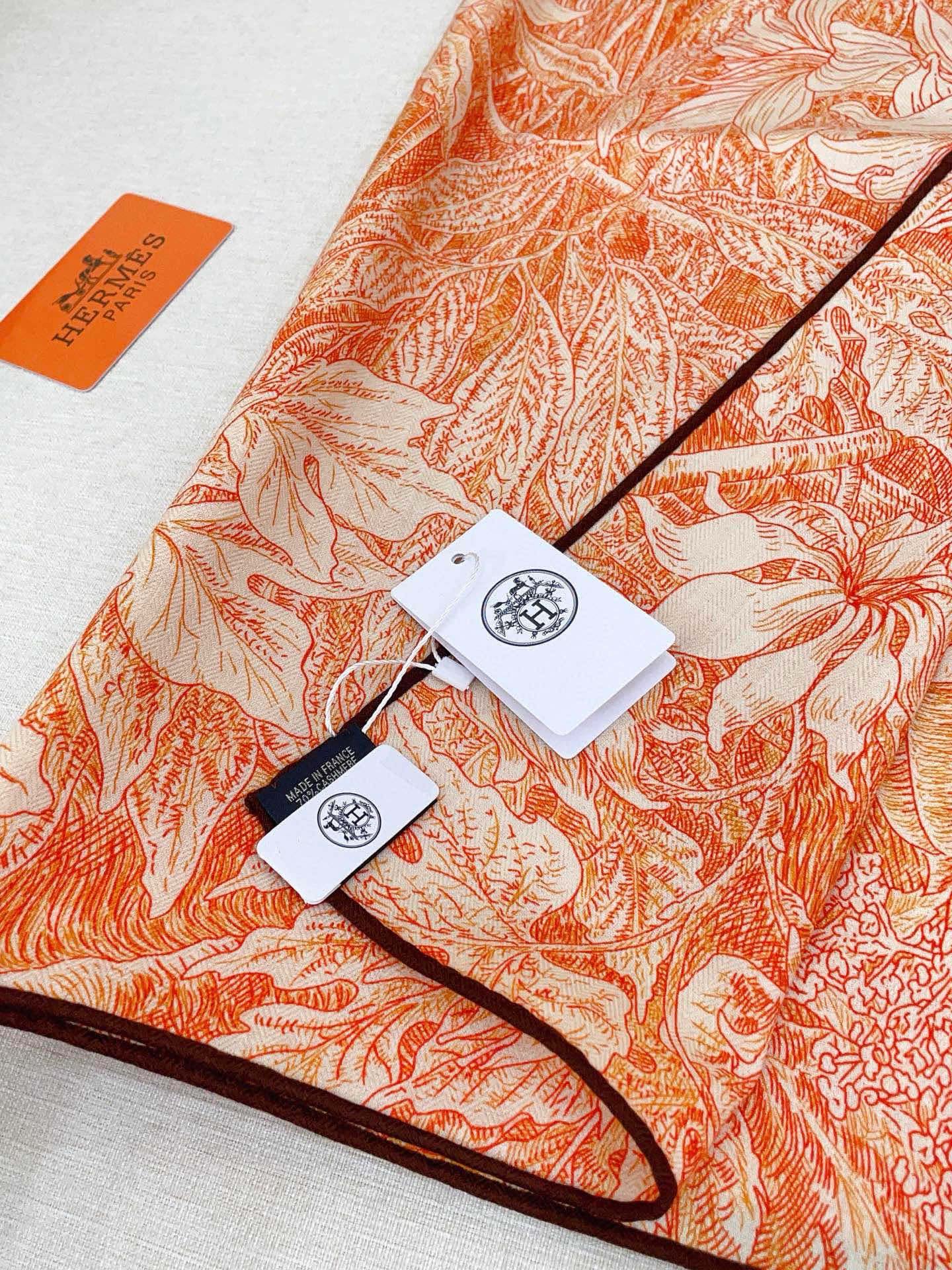 ✨✨【双面同色 丝毛款】H家羊绒新款 买了都说好看‼️推荐💕【巴勒莫植物园 140】羊绒方巾‼️H家ZG