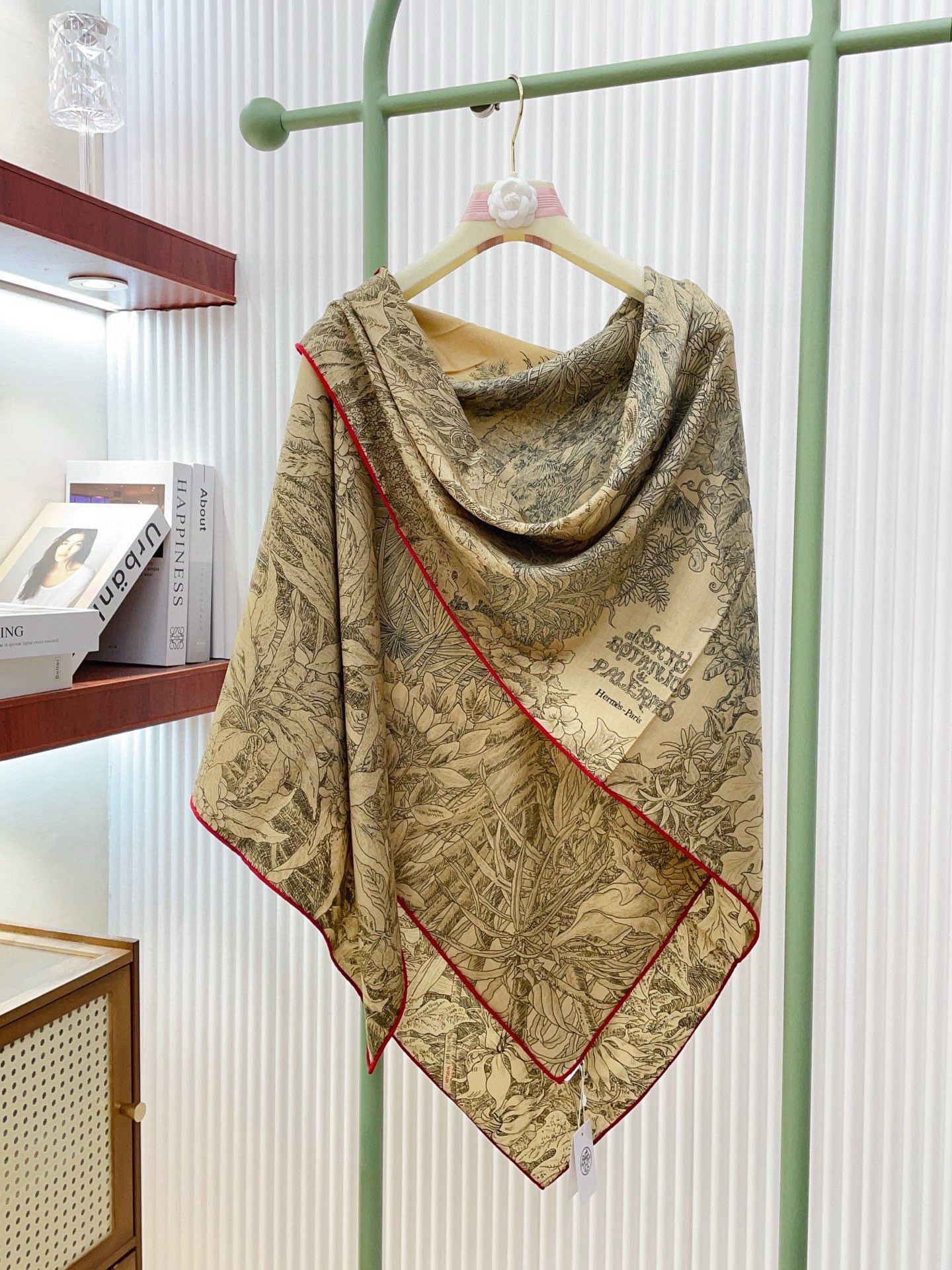 ✨✨【双面同色 丝毛款】H家羊绒新款 买了都说好看‼️推荐💕【巴勒莫植物园 140】羊绒方巾‼️H家ZG