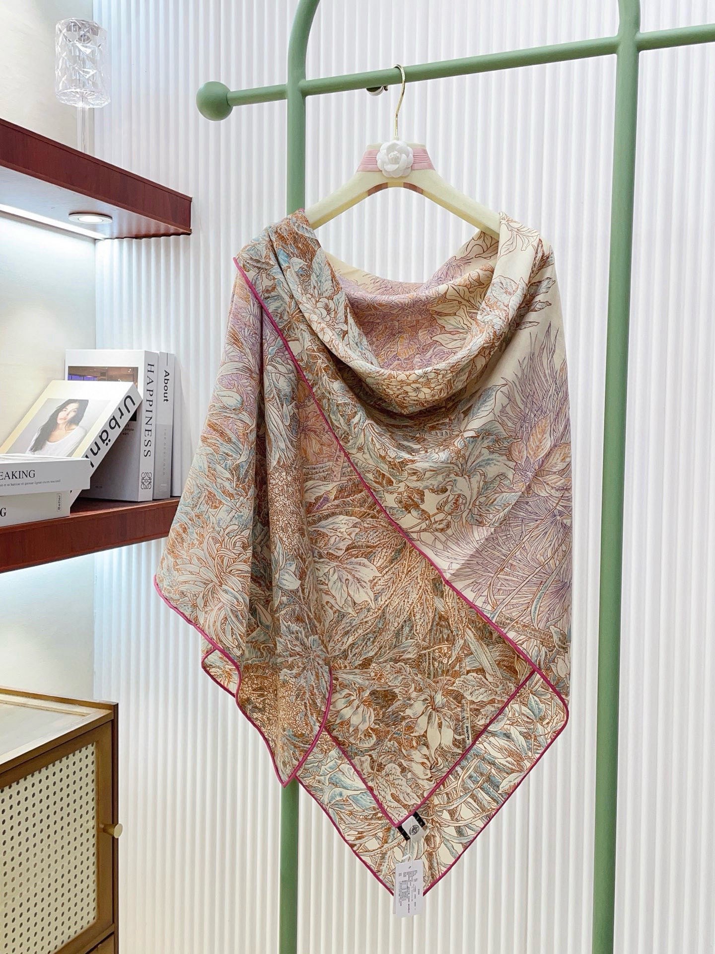 ✨✨【双面同色 丝毛款】H家羊绒新款 买了都说好看‼️推荐💕【巴勒莫植物园 140】羊绒方巾‼️H家ZG