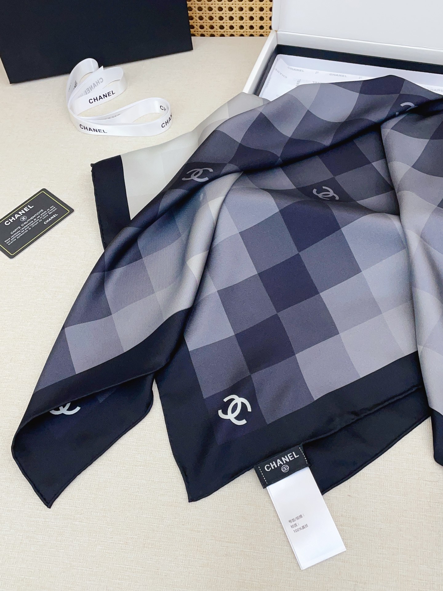 ✨✨【18姆米 双面同色】新款小香‼️美翻了[流泪]最新御用殿堂级极品‼️经典元素图案设计风格❗️美丽至