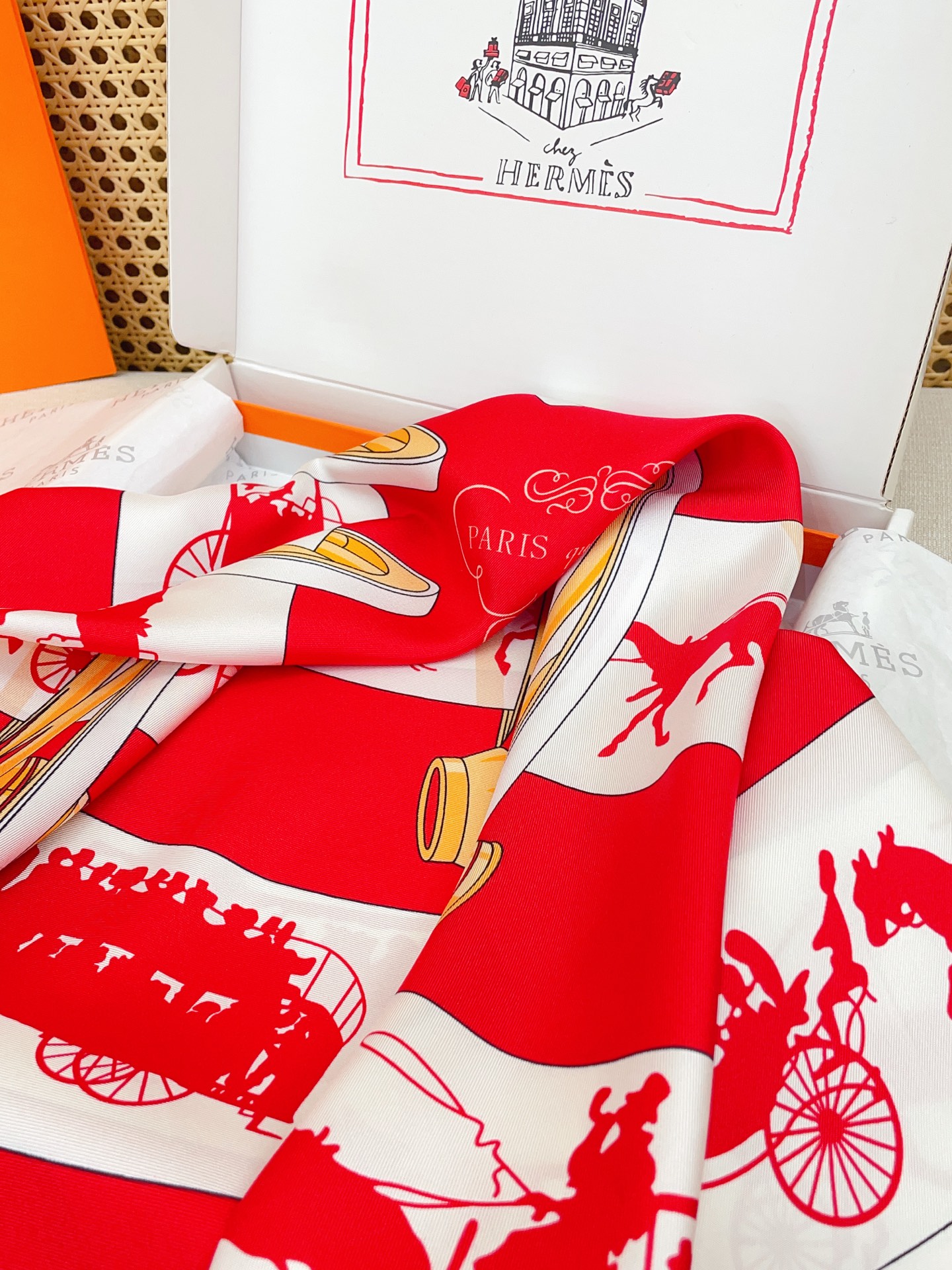 ✨✨【18姆米 双面同色】H**S真丝新款🆕👏👏买了都说好看‼️推荐💕【转动中的巴黎 90】真丝方巾，顶