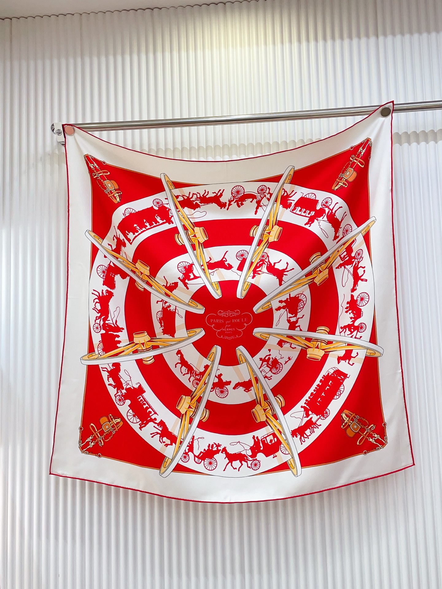 ✨✨【18姆米 双面同色】H**S真丝新款🆕👏👏买了都说好看‼️推荐💕【转动中的巴黎 90】真丝方巾，顶