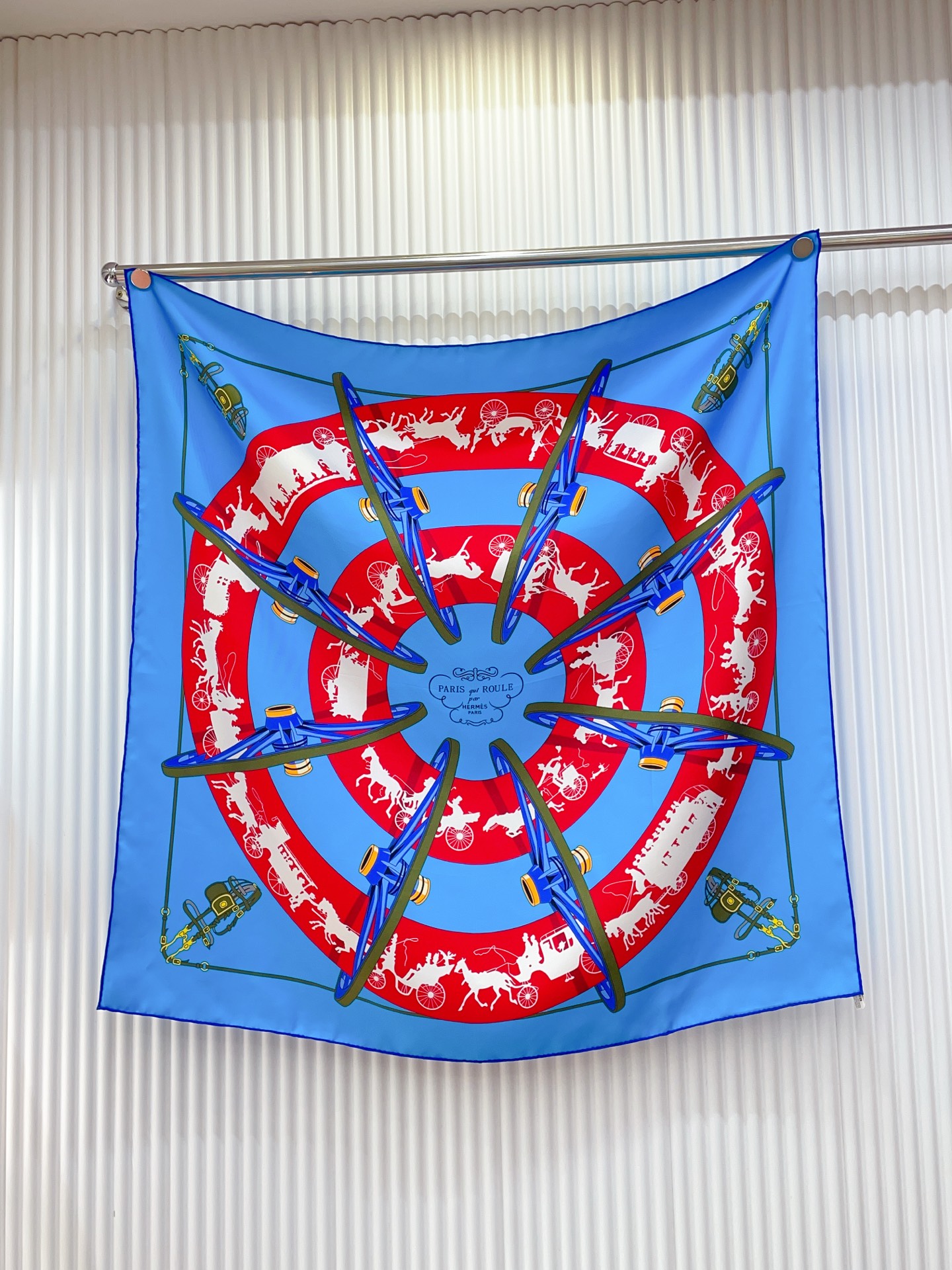 ✨✨【18姆米 双面同色】H**S真丝新款🆕👏👏买了都说好看‼️推荐💕【转动中的巴黎 90】真丝方巾，顶