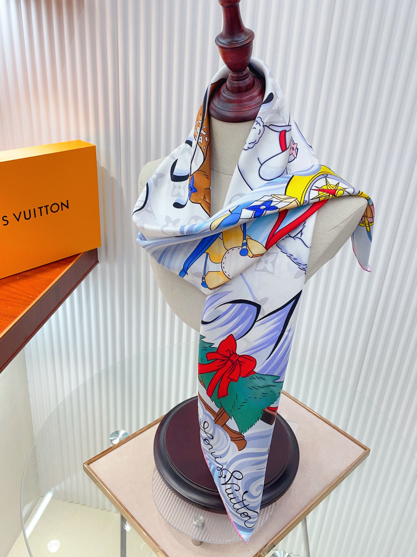 ✨✨【18姆米 双面同色】上身效果疯狂的喜欢❗️专柜也是刚刚上架的，L*最最新款~非常有看头，L的这类元