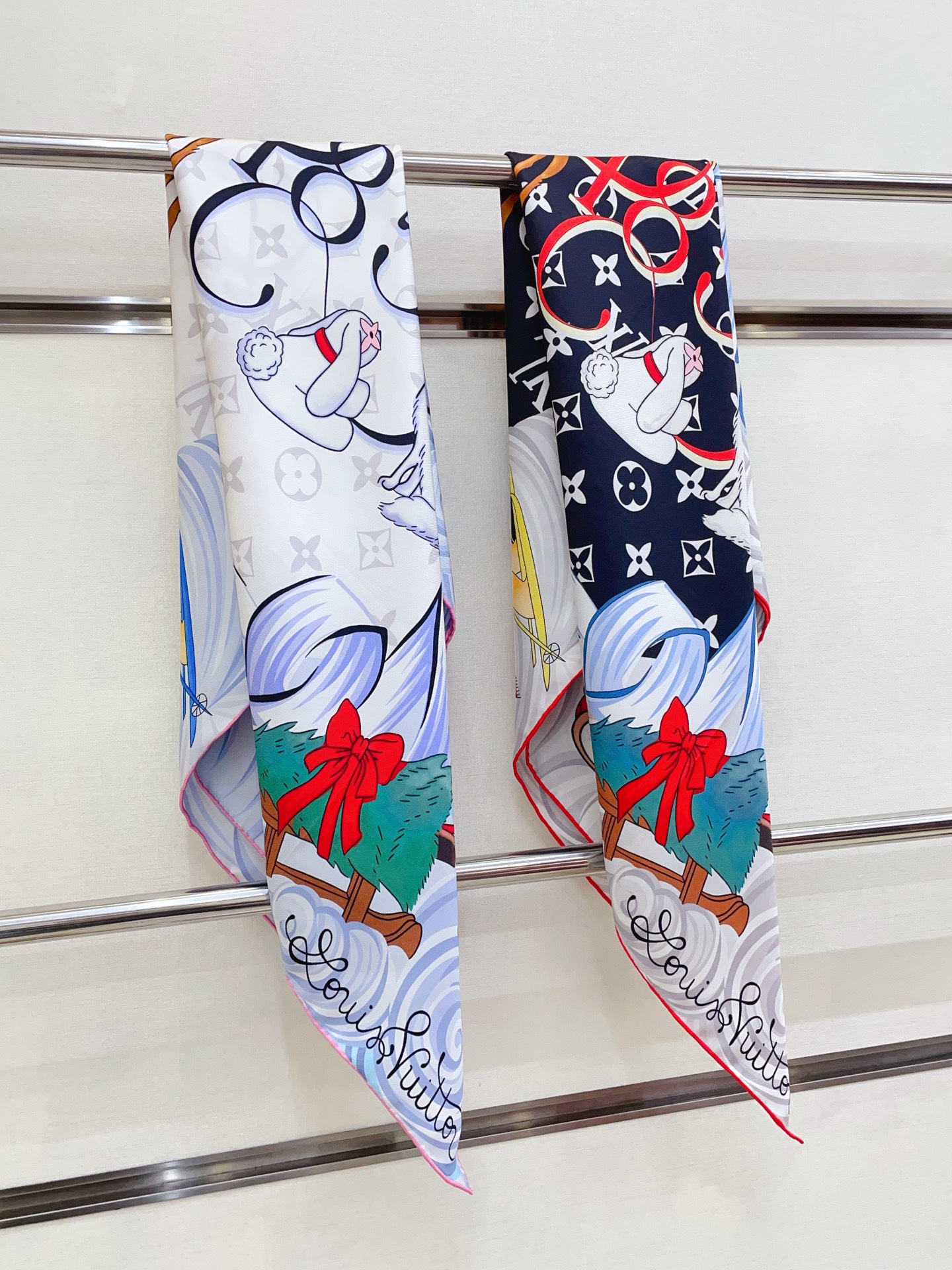 ✨✨【18姆米 双面同色】上身效果疯狂的喜欢❗️专柜也是刚刚上架的，L*最最新款~非常有看头，L的这类元