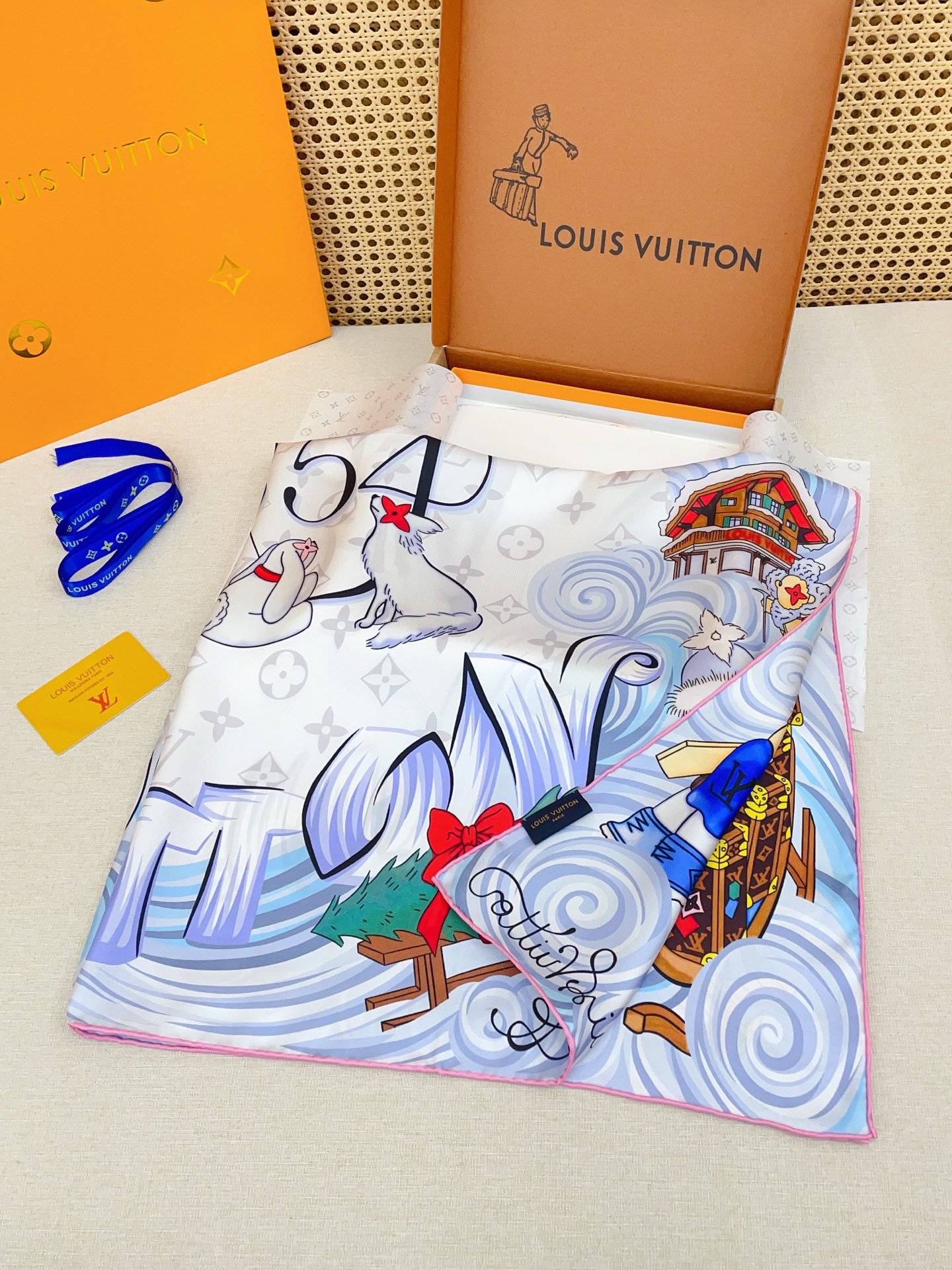 ✨✨【18姆米 双面同色】上身效果疯狂的喜欢❗️专柜也是刚刚上架的，L*最最新款~非常有看头，L的这类元