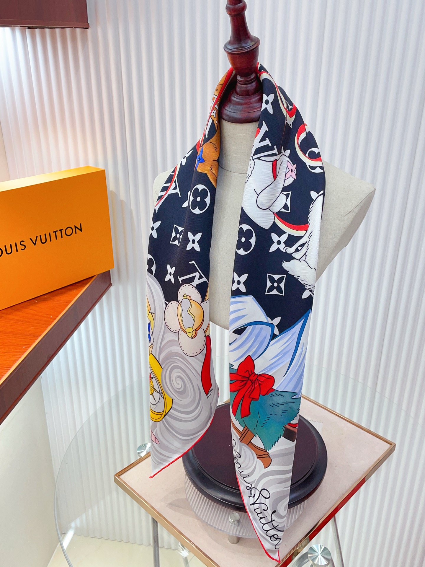 ✨✨【18姆米 双面同色】上身效果疯狂的喜欢❗️专柜也是刚刚上架的，L*最最新款~非常有看头，L的这类元