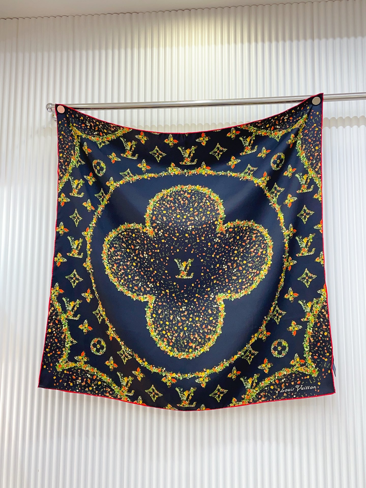 ✨✨【18姆米 双面同色】上身效果疯狂的喜欢❗️专柜也是刚刚上架的，L*最最新款~非常有看头，L的这类元