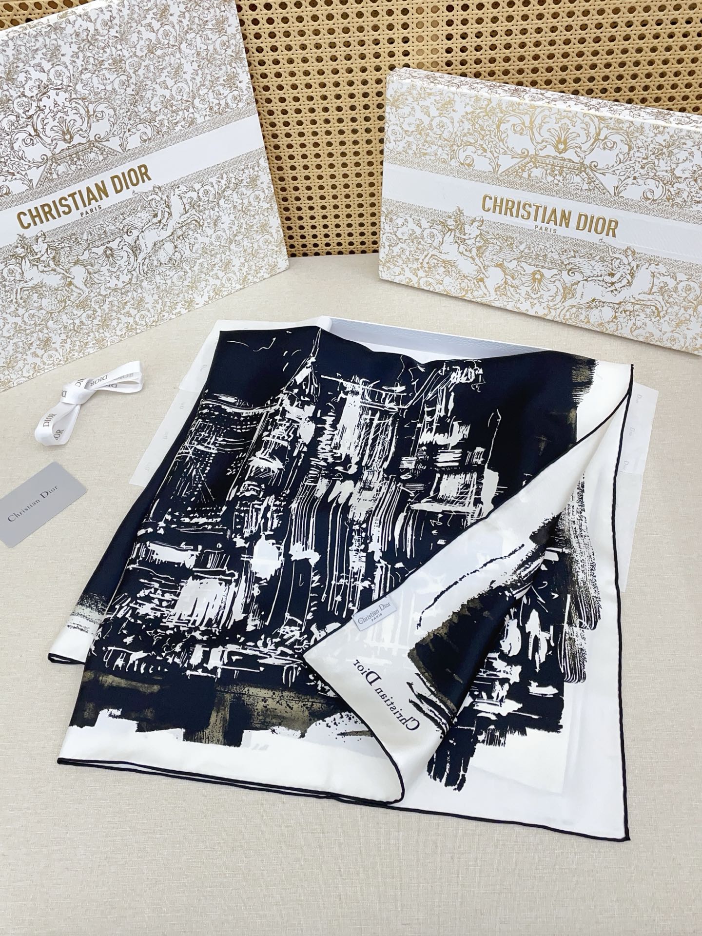 ✨✨【18姆米 双面同色】高级感爆棚❗️CD【自由🗽女神90】高级时髦风‼️配色非常考究，图案匠心，上身