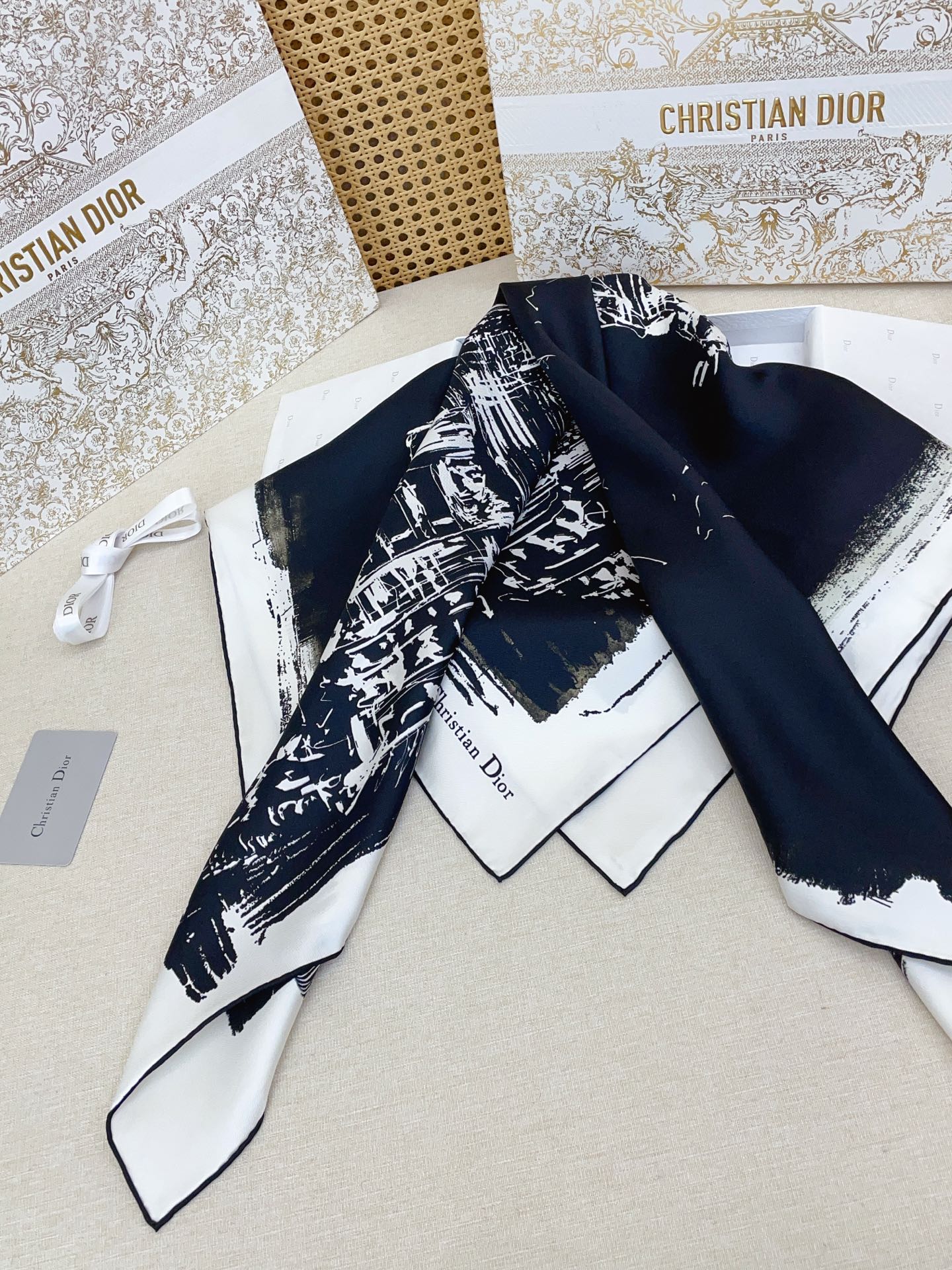 ✨✨【18姆米 双面同色】高级感爆棚❗️CD【自由🗽女神90】高级时髦风‼️配色非常考究，图案匠心，上身