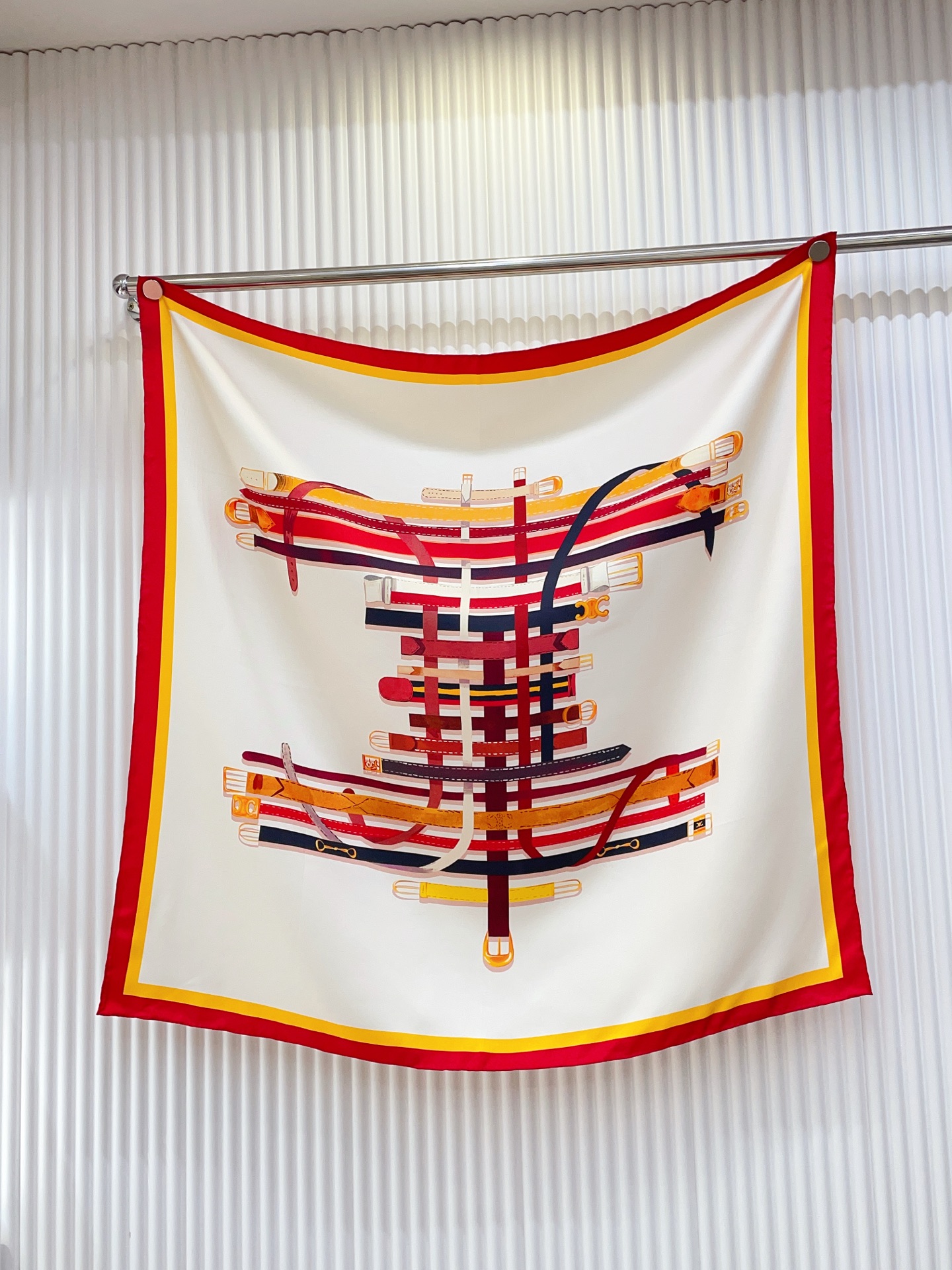 ✨✨【18姆米 双面同色】上身效果疯狂的喜欢❗️专柜也是刚刚上架的，CELINE最最新款~非常有看头，瑟