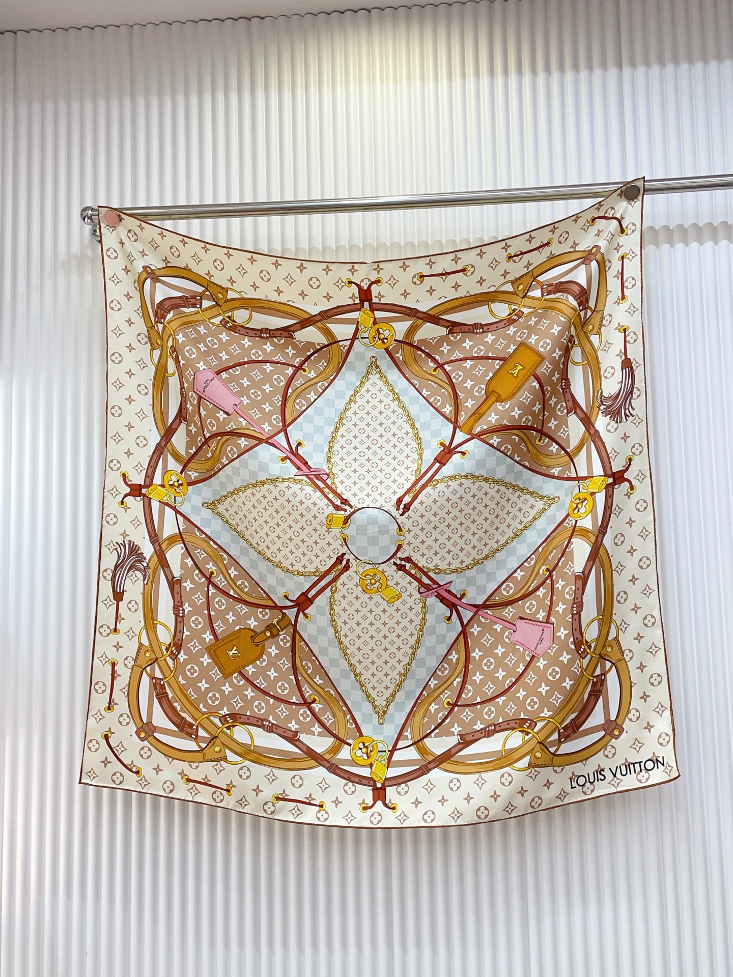 ✨✨【18姆米 双面同色】上身效果疯狂的喜欢❗️专柜也是刚刚上架的，L*最最新款~非常有看头，L的这类元