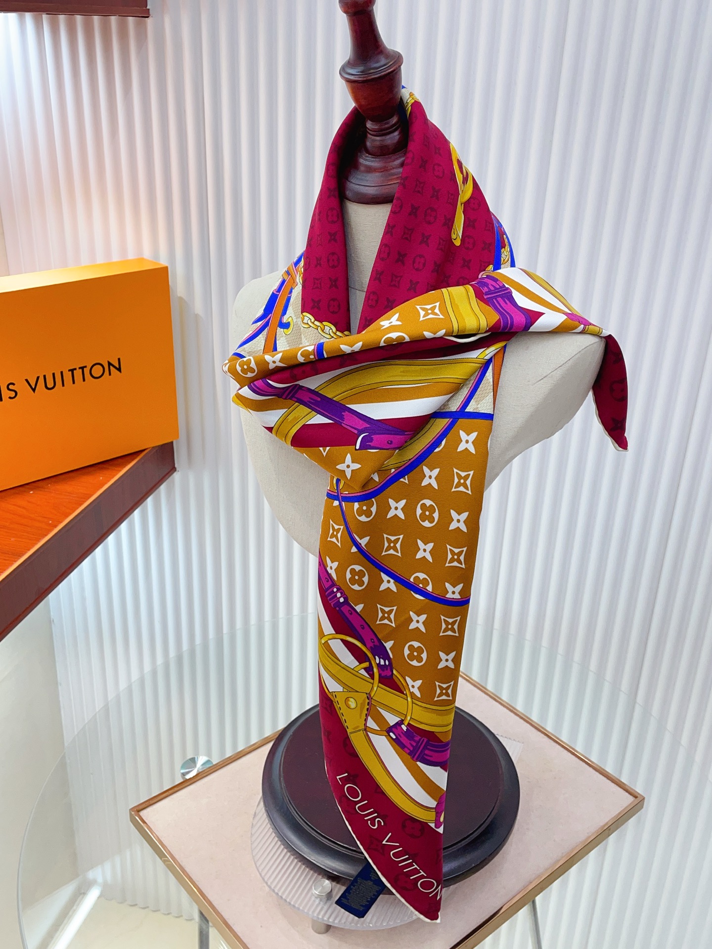 ✨✨【18姆米 双面同色】上身效果疯狂的喜欢❗️专柜也是刚刚上架的，L*最最新款~非常有看头，L的这类元