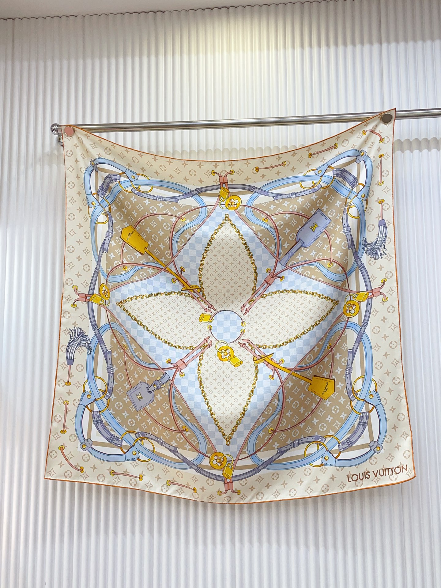 ✨✨【18姆米 双面同色】上身效果疯狂的喜欢❗️专柜也是刚刚上架的，L*最最新款~非常有看头，L的这类元