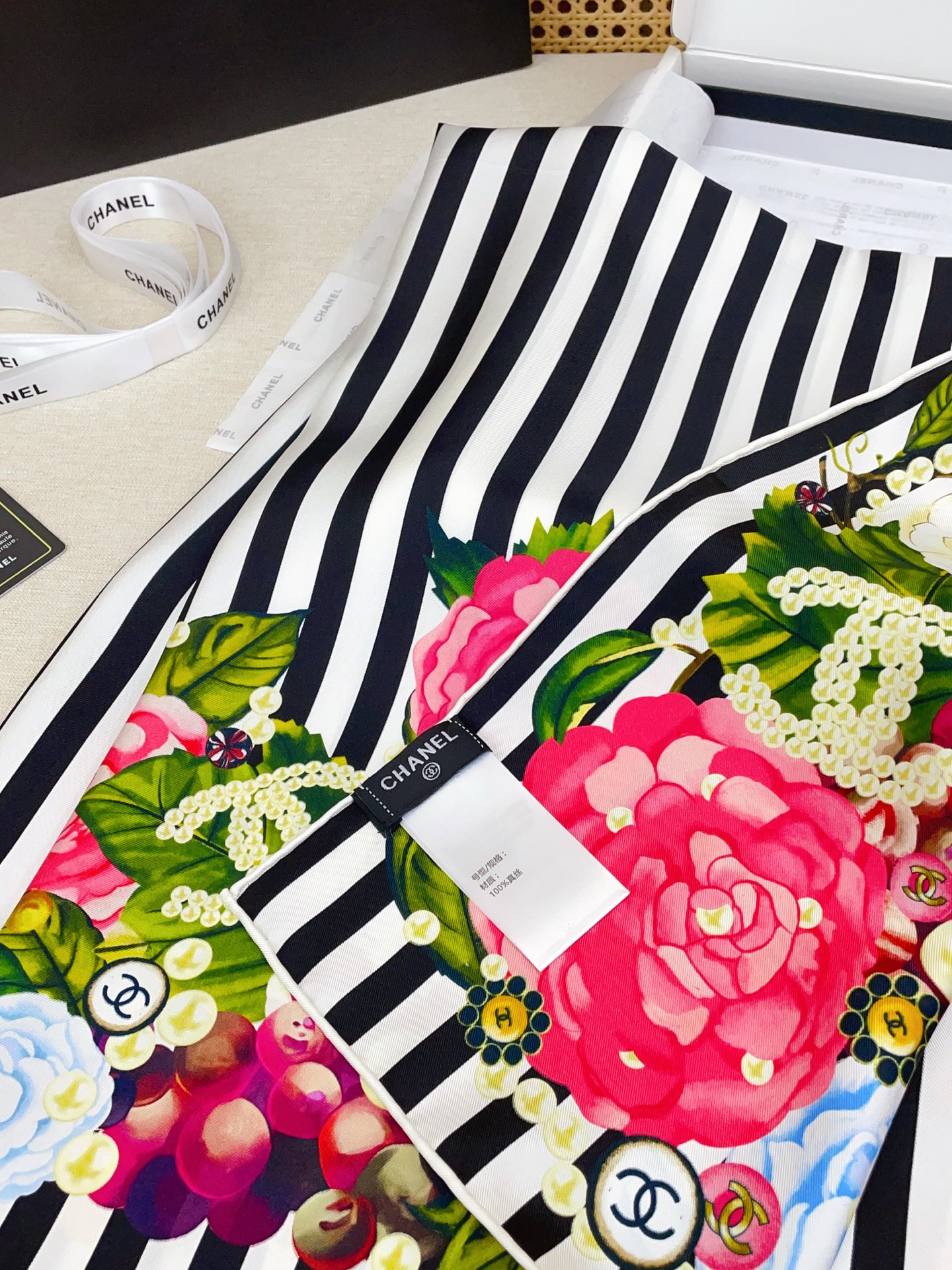 ✨✨【18姆米 双面同色】新款小香‼️美翻了[流泪]最新御用殿堂级极品‼️经典元素图案设计风格❗️美丽至