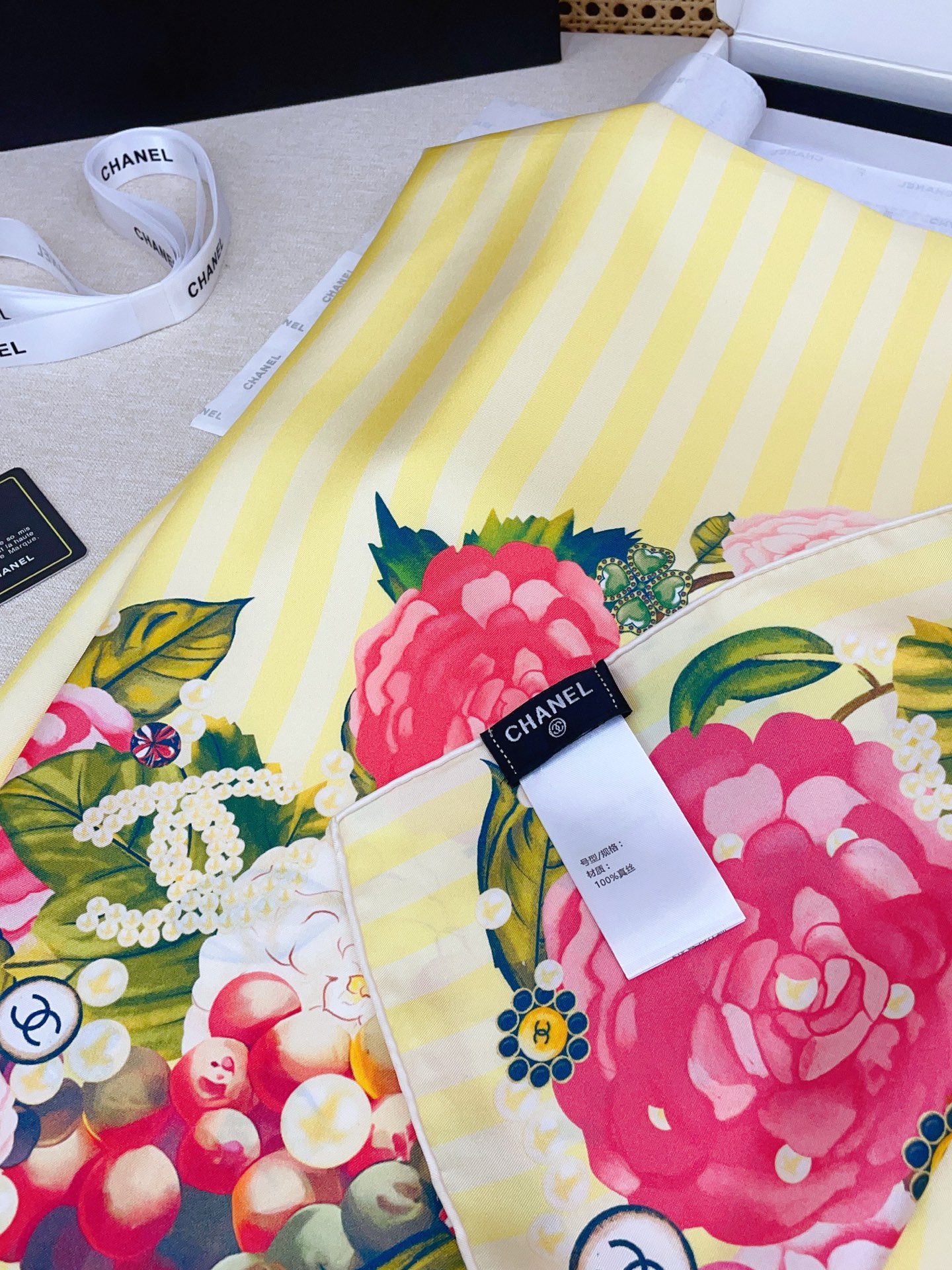 ✨✨【18姆米 双面同色】新款小香‼️美翻了[流泪]最新御用殿堂级极品‼️经典元素图案设计风格❗️美丽至