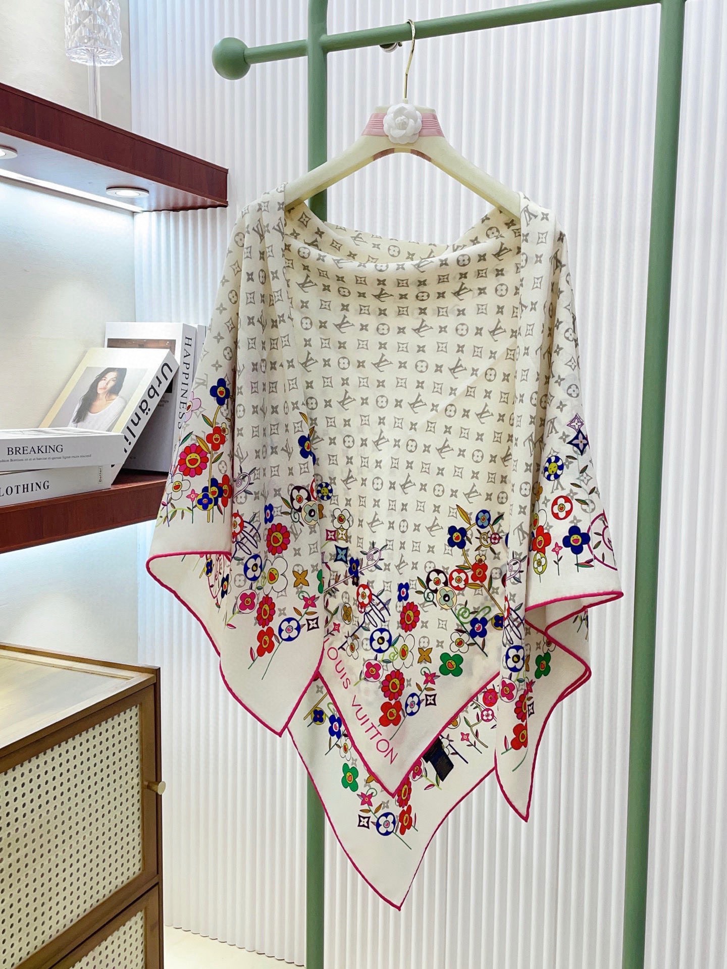 ✨✨【双面同色 丝毛款】L家羊绒新款 买了都说好看‼️推荐💕双面同色羊绒方巾‼️驴家ZG爆款🎁💟立体呈现