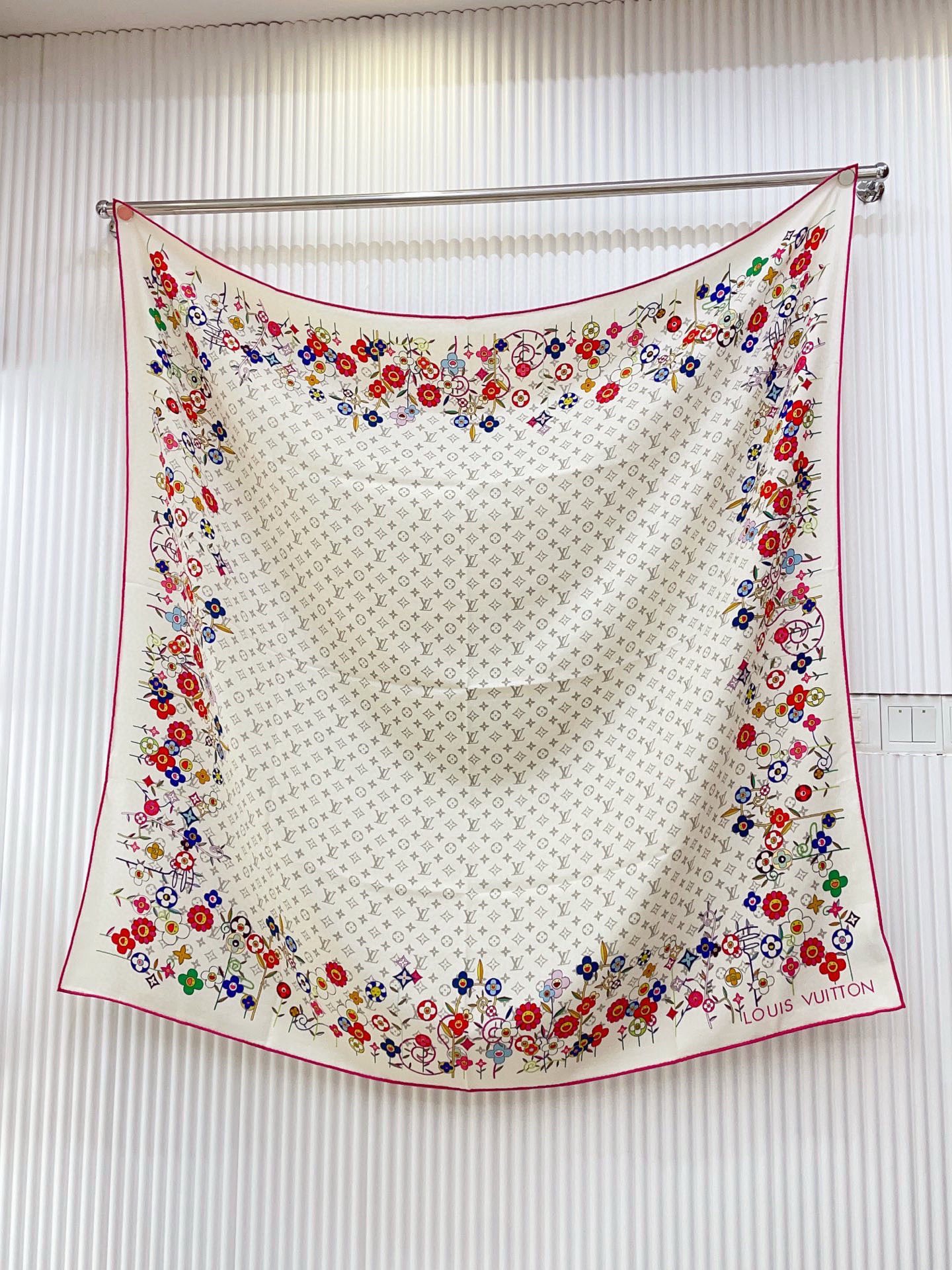 ✨✨【双面同色 丝毛款】L家羊绒新款 买了都说好看‼️推荐💕双面同色羊绒方巾‼️驴家ZG爆款🎁💟立体呈现