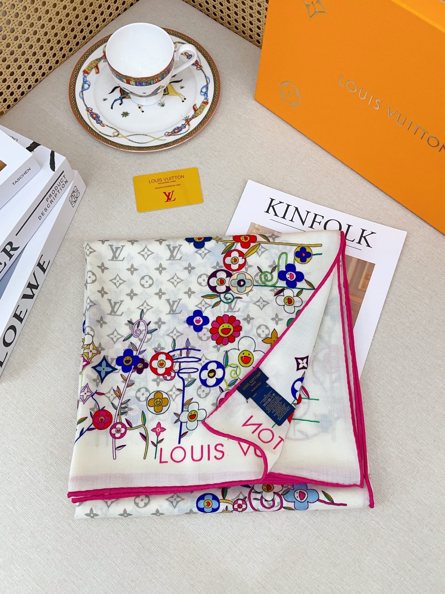 ✨✨【双面同色 丝毛款】L家羊绒新款 买了都说好看‼️推荐💕双面同色羊绒方巾‼️驴家ZG爆款🎁💟立体呈现